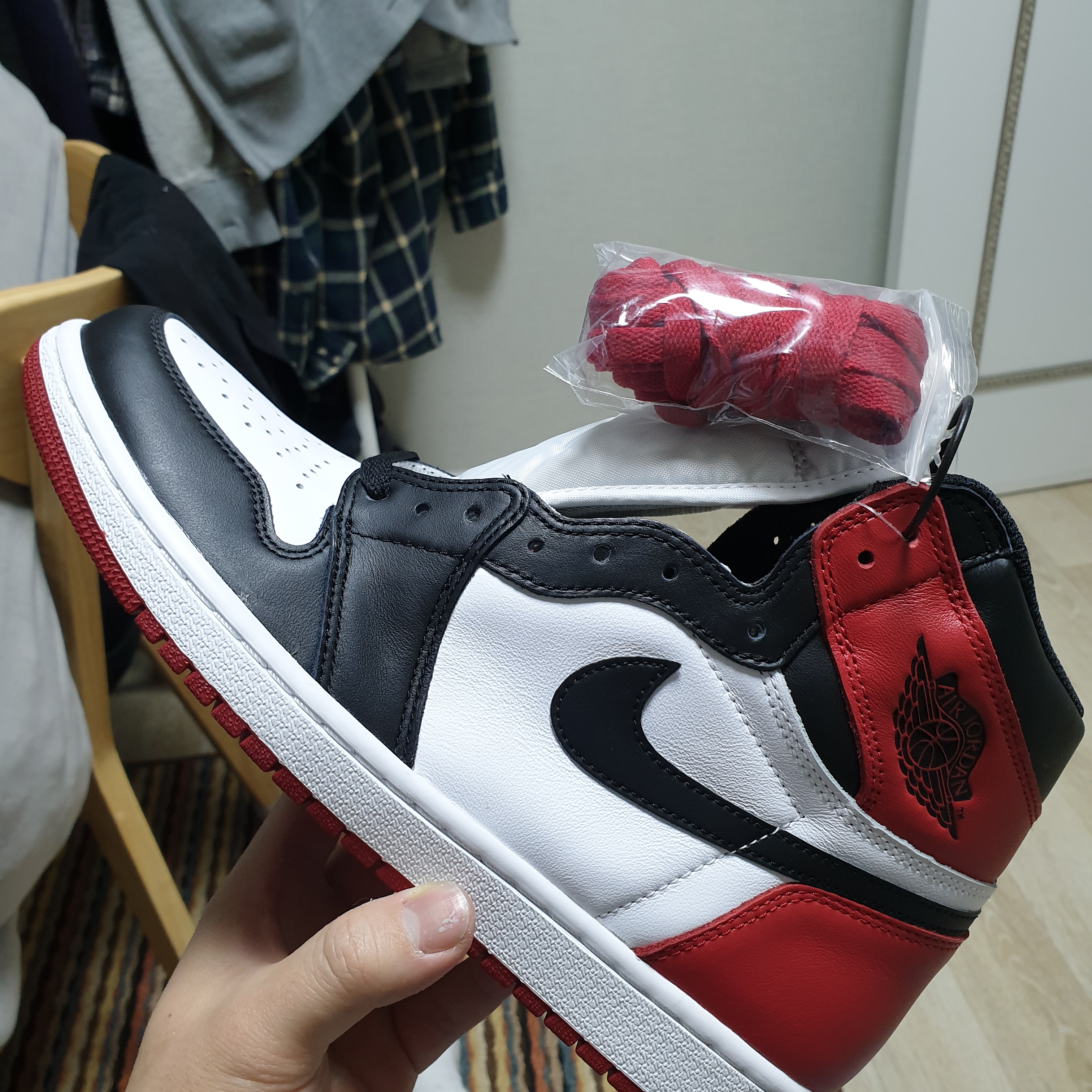 Jordan 1 Retro High OG Black Toe 2016 착용 스타일 - 4