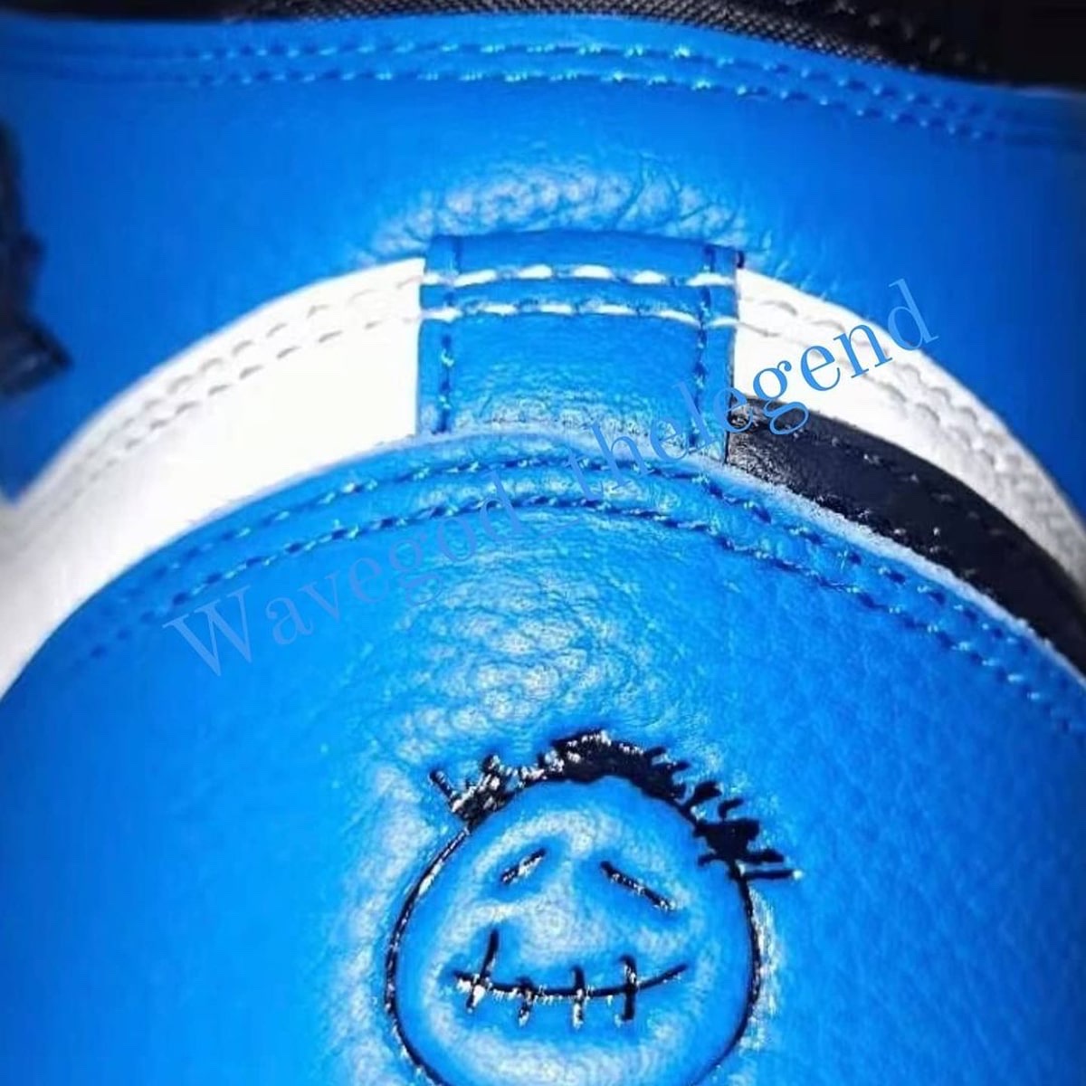 Jordan 1 x Travis Scott x Fragment Retro High OG SP Military Blue 착용 스타일 - 5