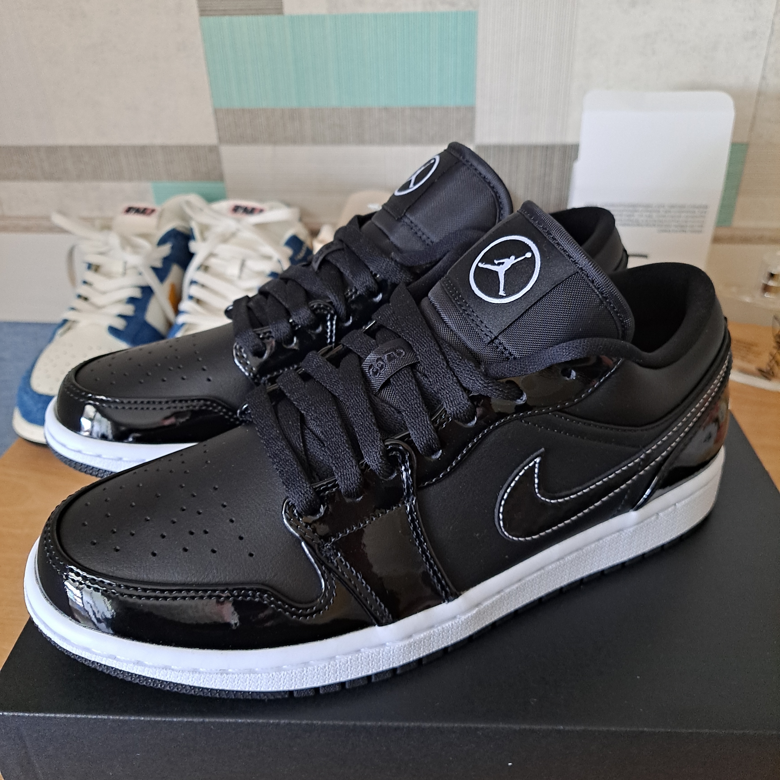 Jordan 1 Low SE ASW Black 착용 스타일 - 1