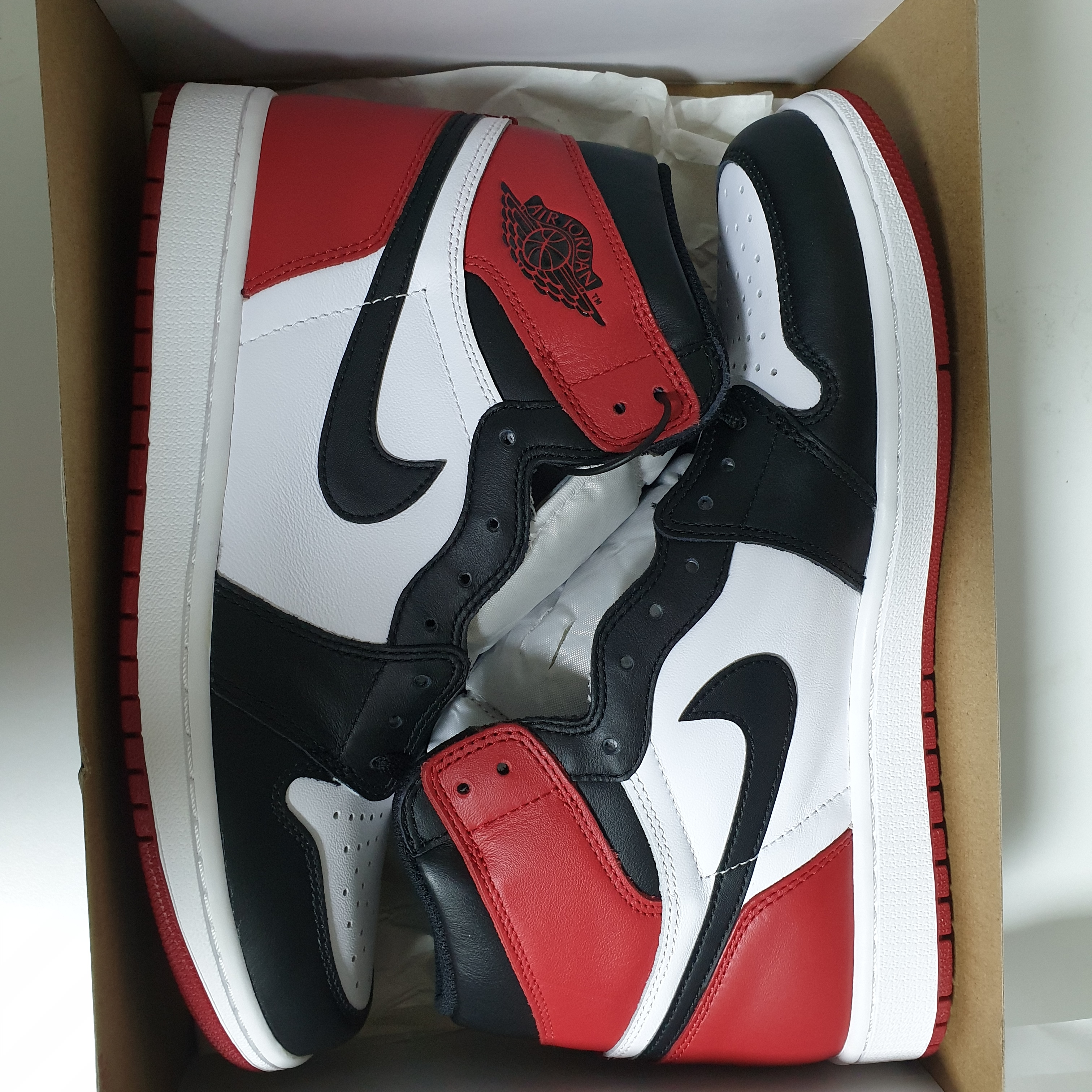 Jordan 1 Retro High OG Black Toe 2016 착용 스타일 - 2