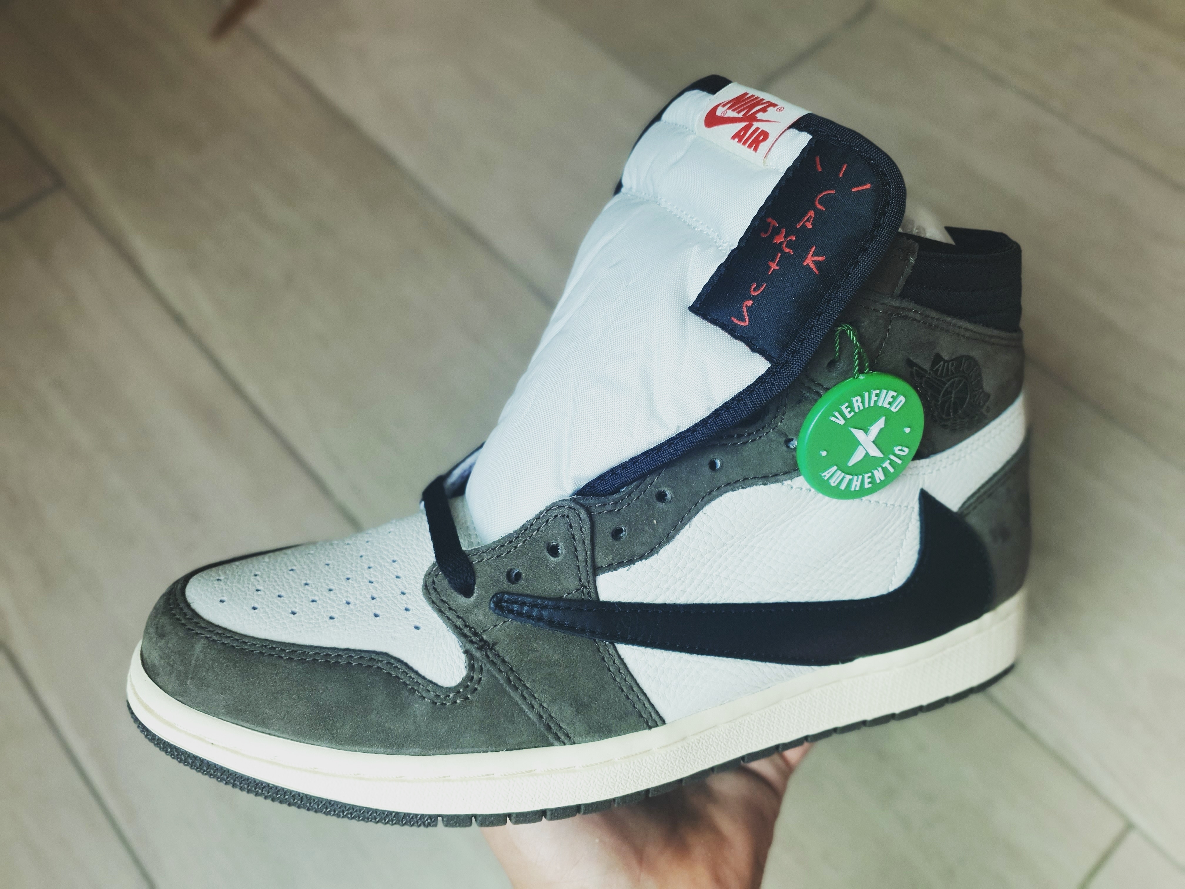Jordan 1 x Travis Scott Retro High OG SP Mocha 착용 스타일