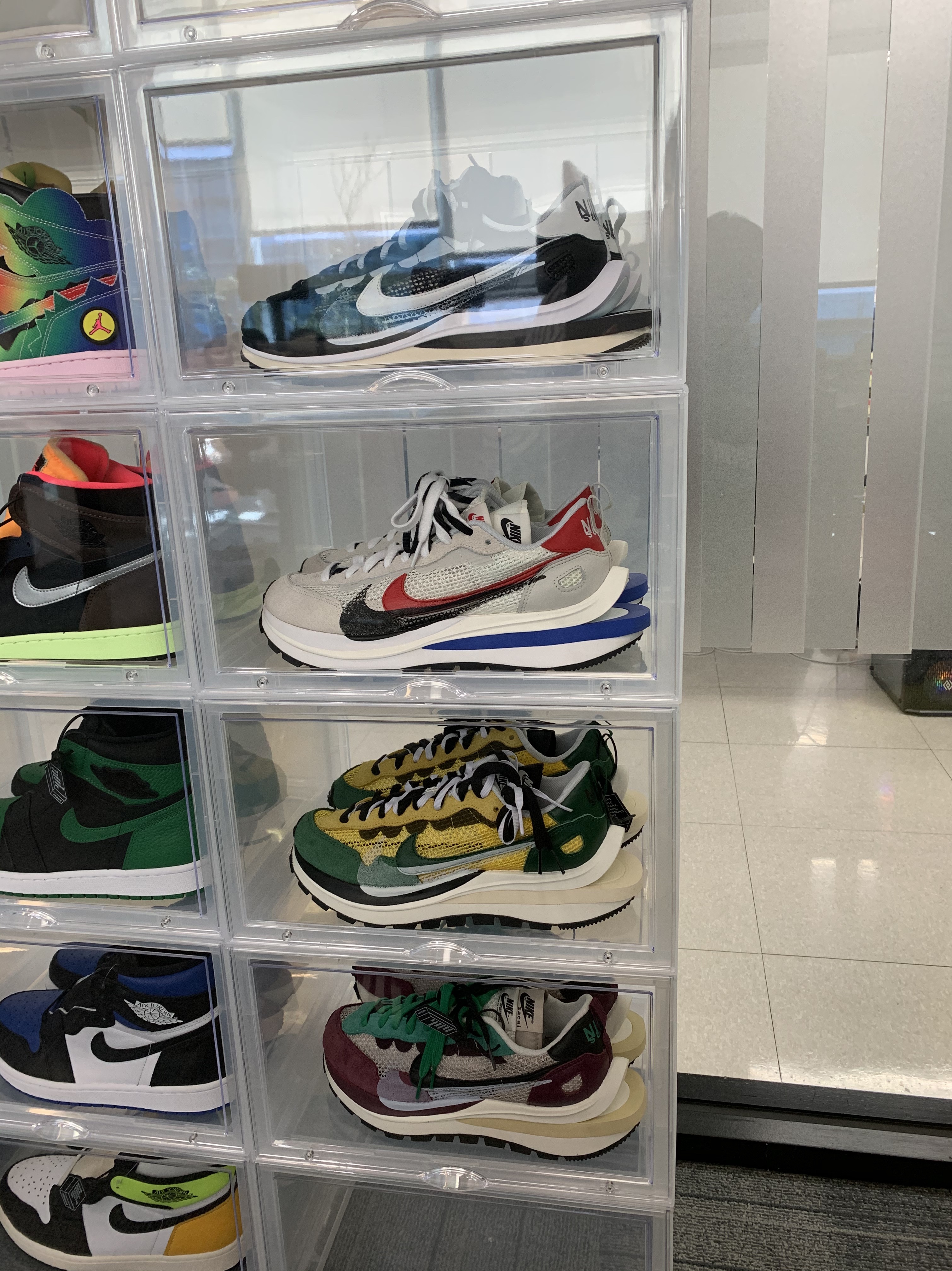 Nike x Sacai VaporWaffle Black White, Nike x Sacai VaporWaffle Royal Fuchsia 착용 스타일