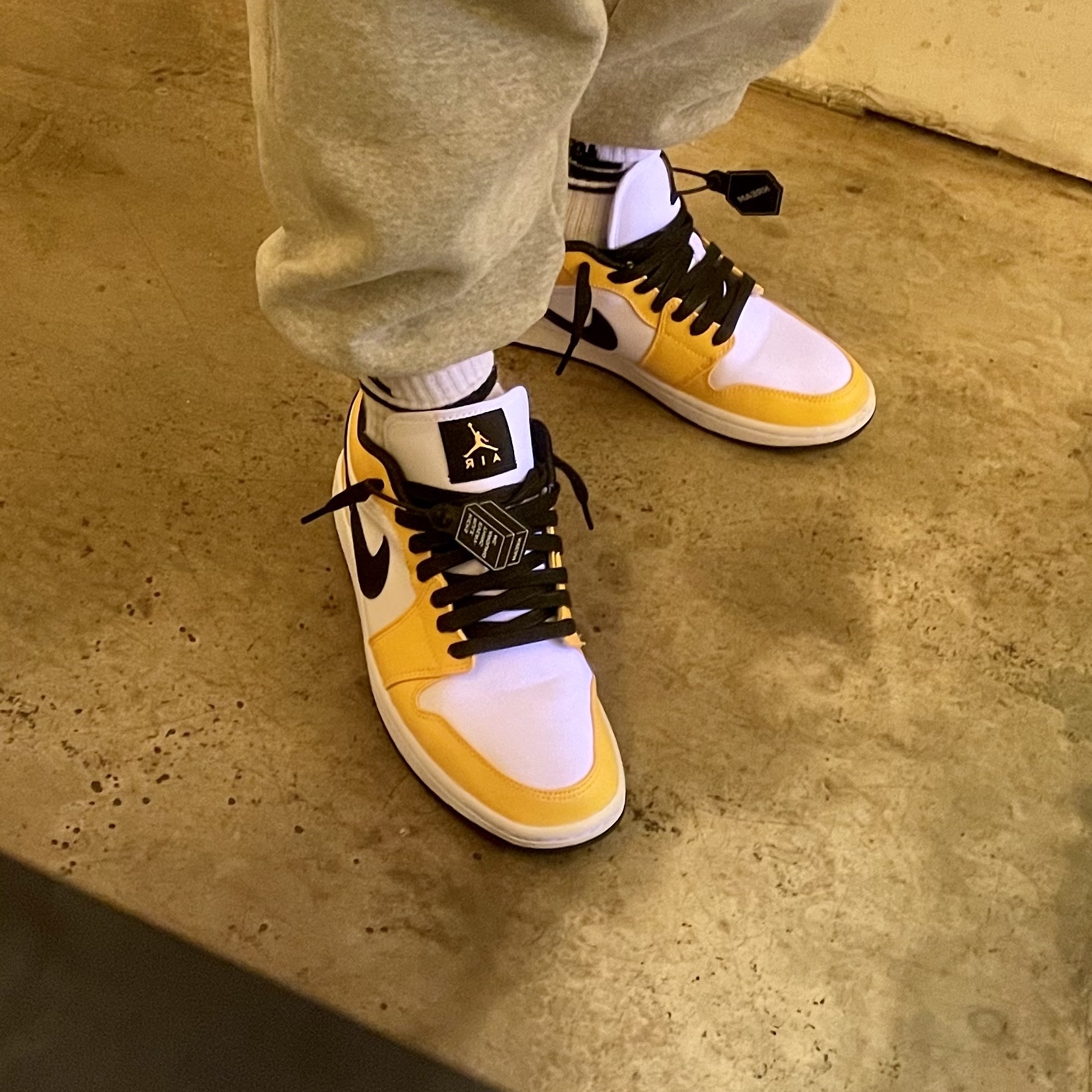 (W) Jordan 1 Low SE Laser Orange 착용 스타일