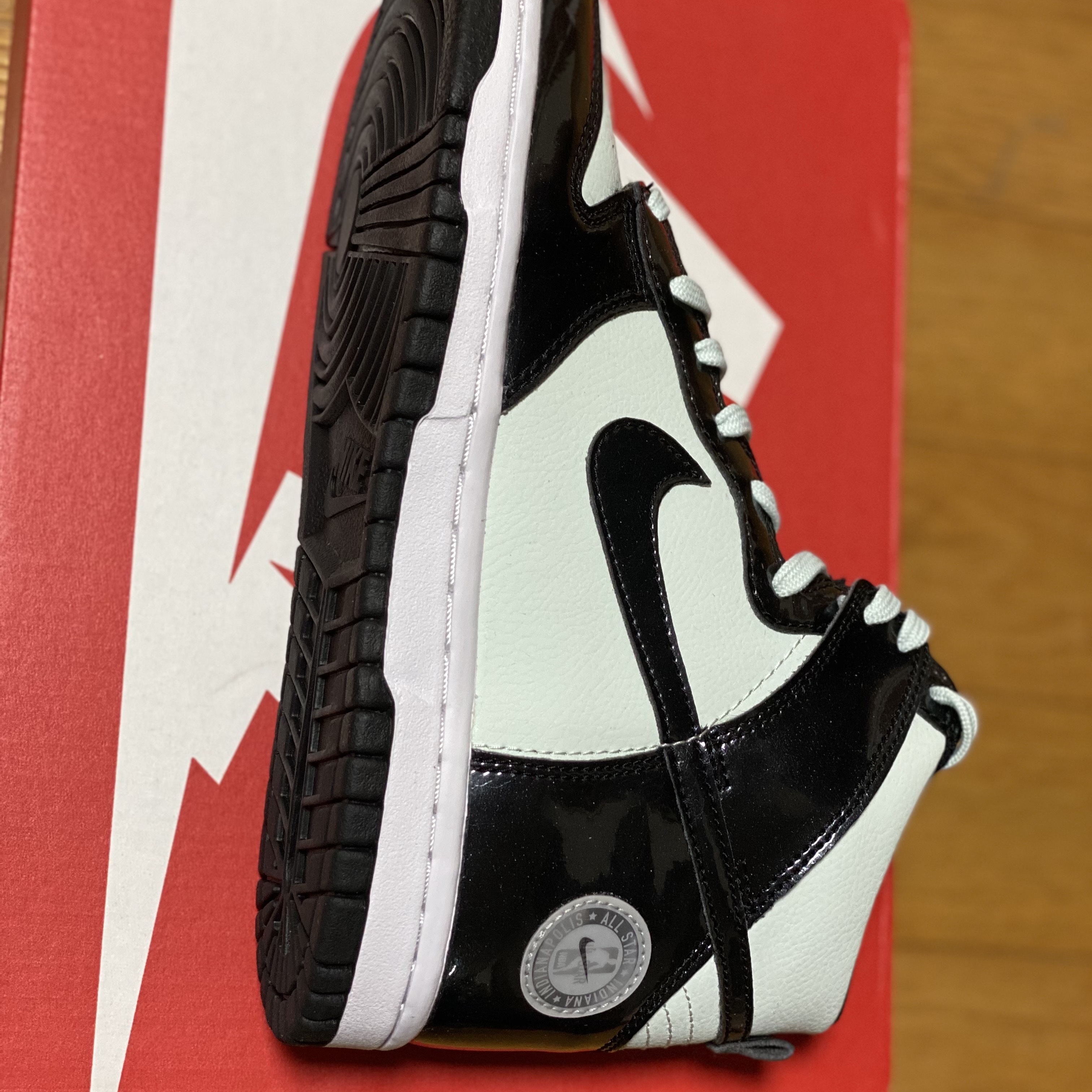 (GS) Nike Dunk High Barely Green 착용 스타일 - 2