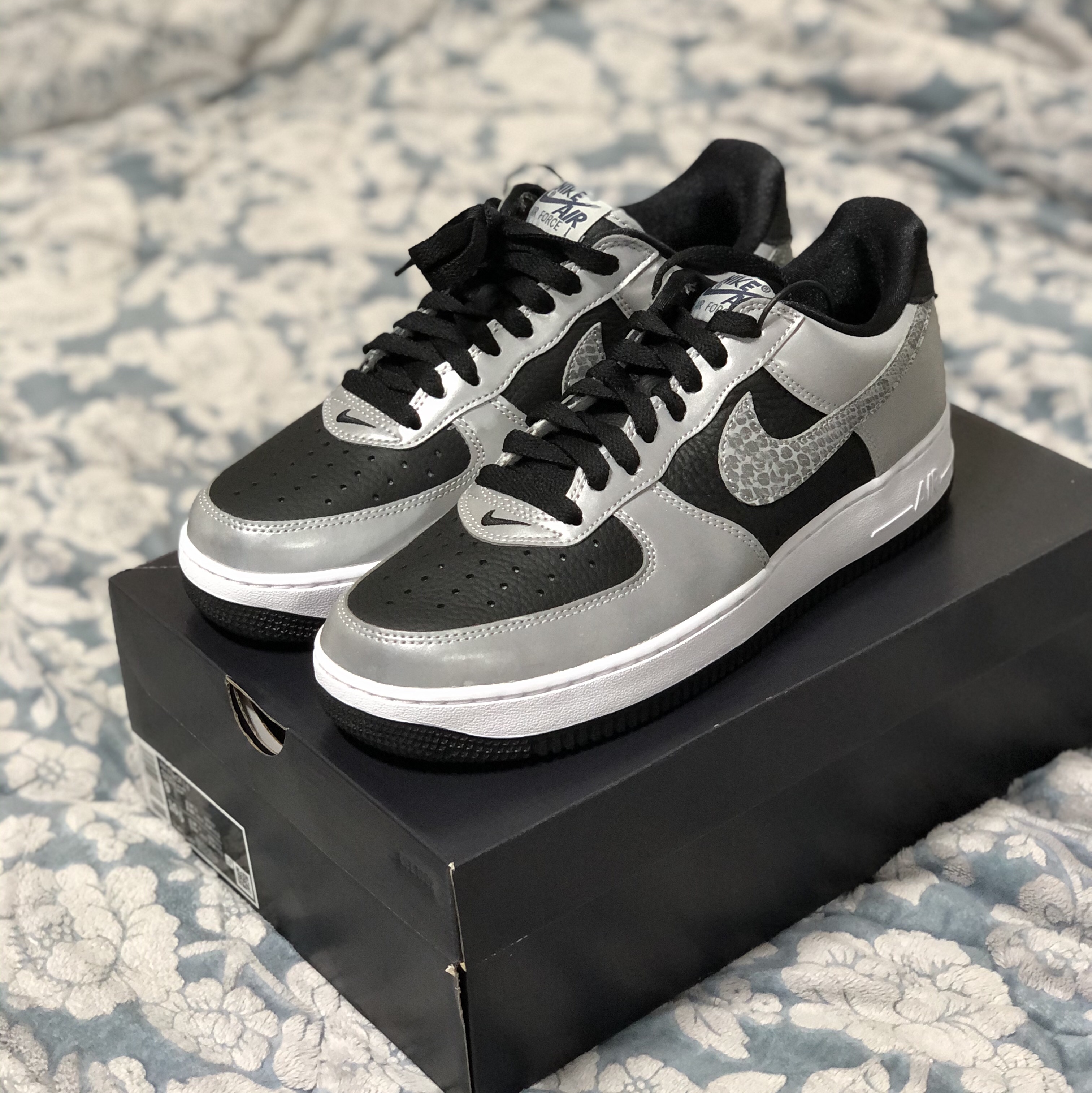 Nike Air Force 1 B Silver Snake 착용 스타일