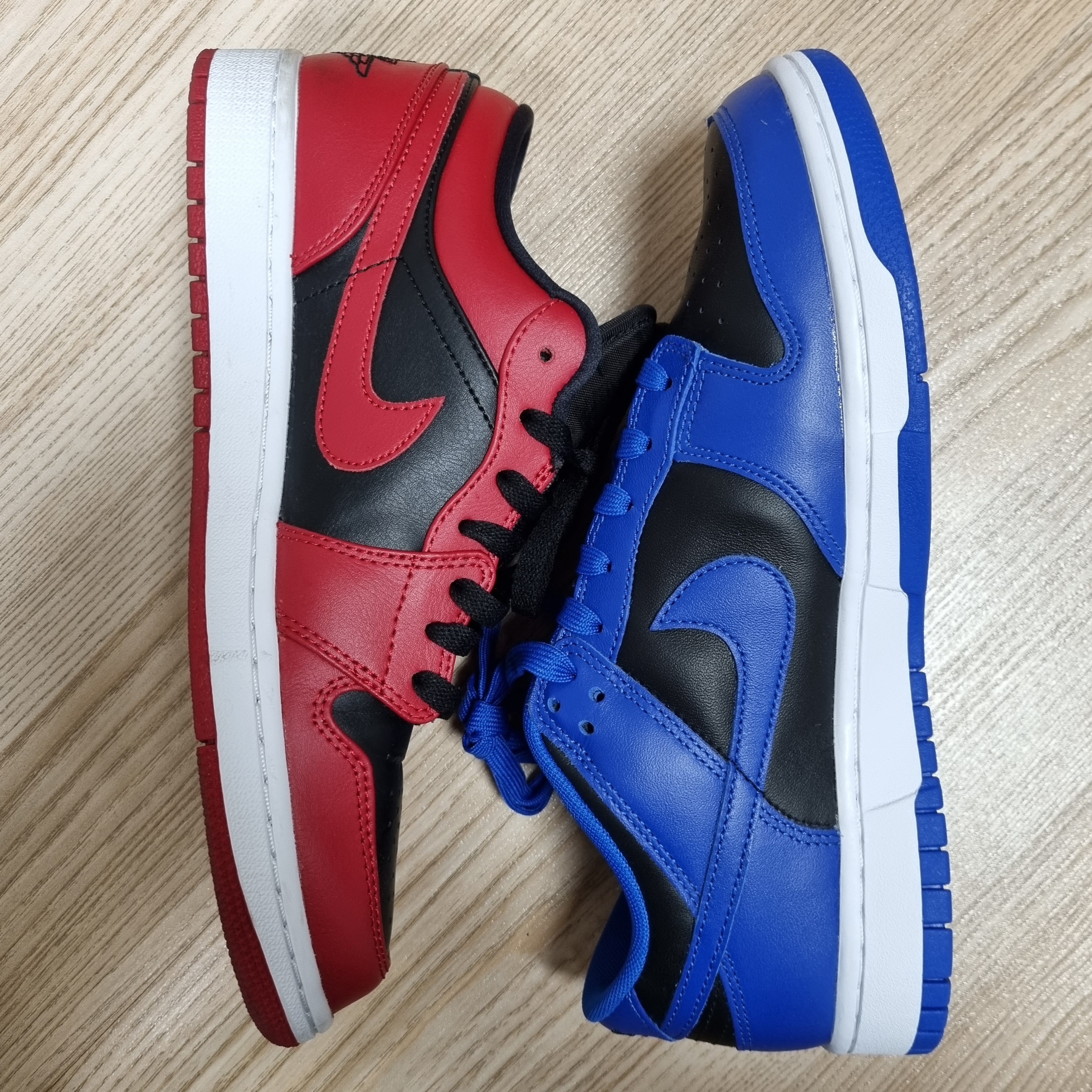 Nike Dunk Low Retro Hyper Cobalt, Jordan 1 Low Varsity Red 착용 스타일