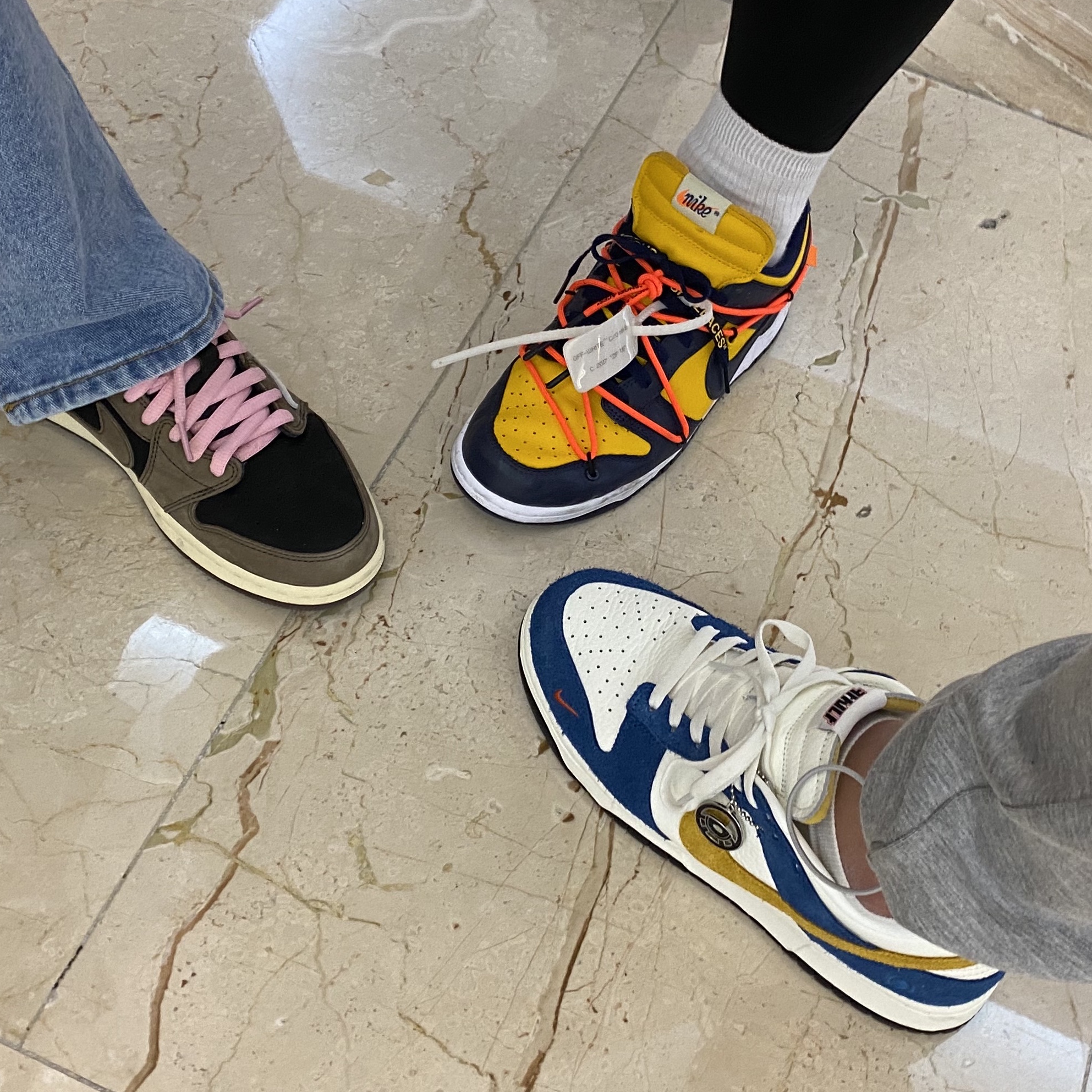 Nike x Kasina Dunk Low 80's Bus, Nike x Off-White Dunk Low University Gold Midnight Navy 착용 스타일