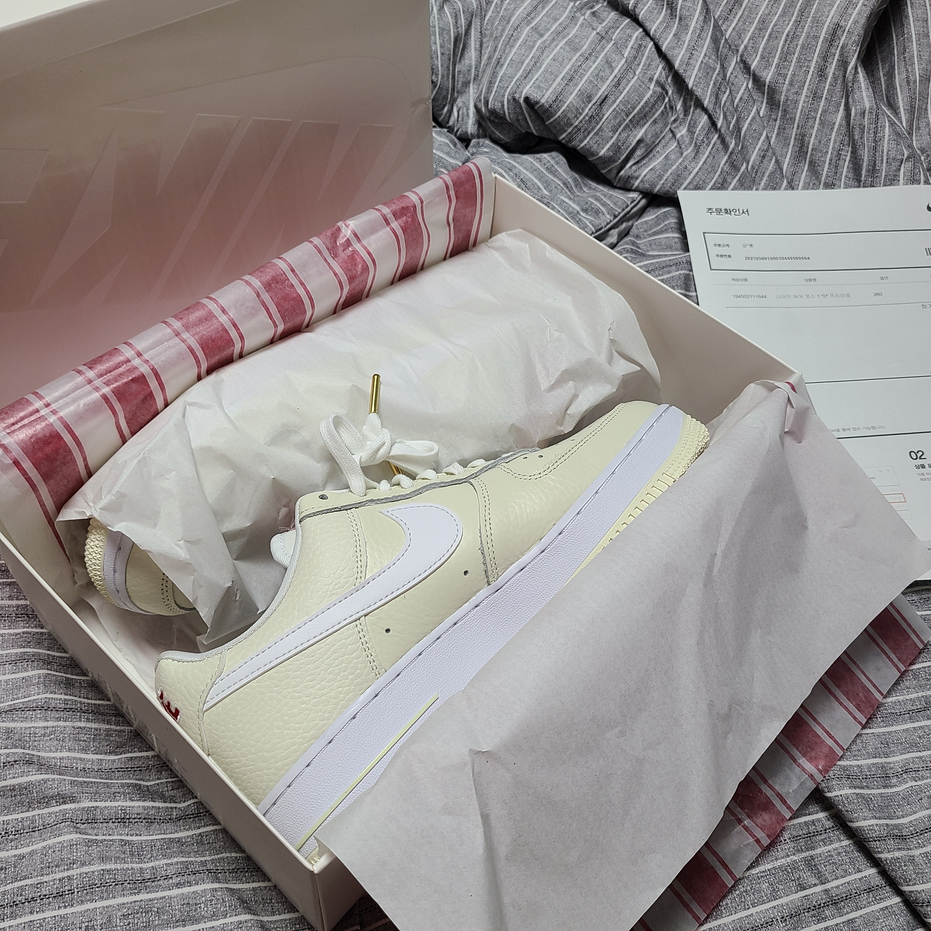 Nike Air Force 1 '07 PRM Popcorn 착용 스타일 - 2