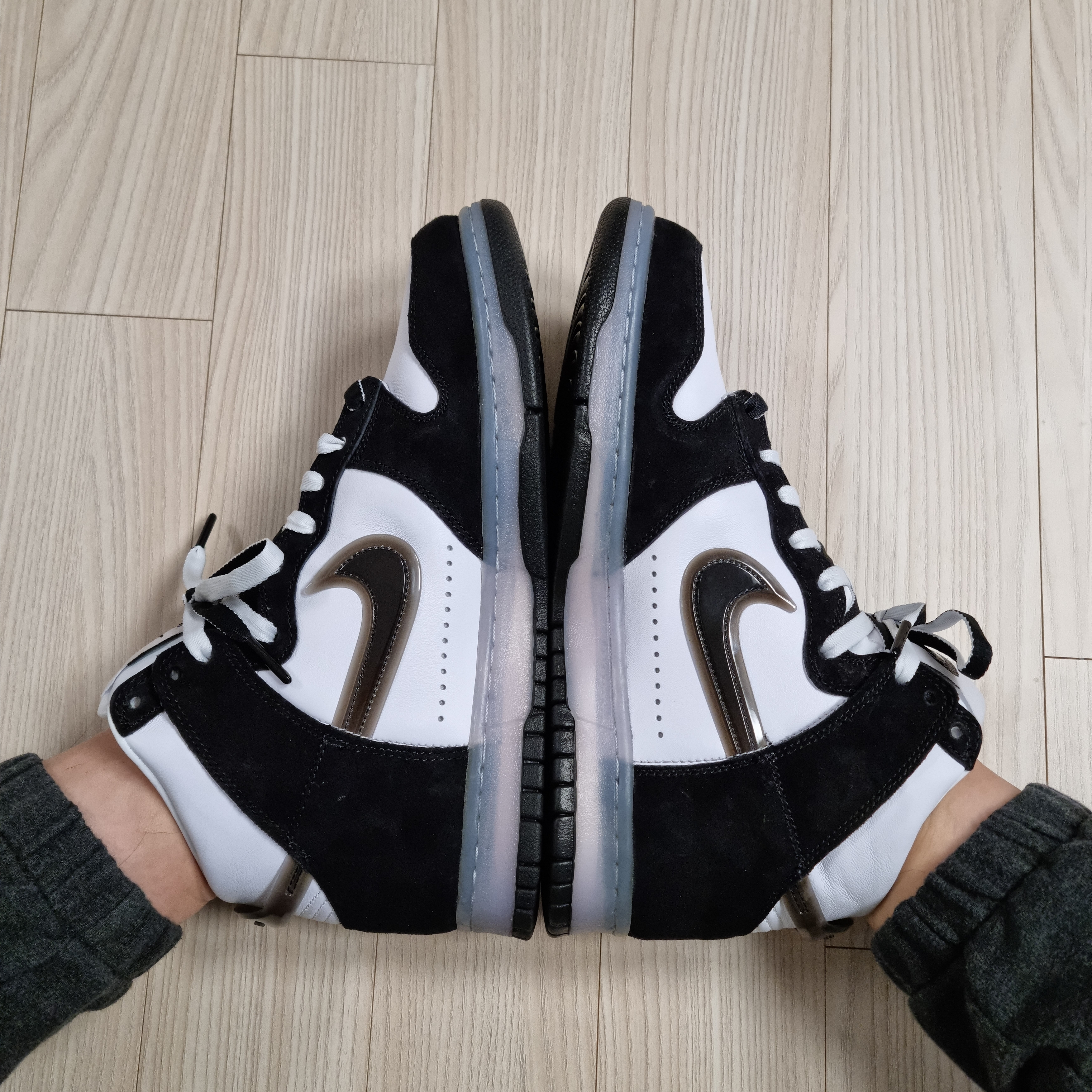 Nike x Slam Jam Dunk High SP Clear Black 착용 스타일 - 1