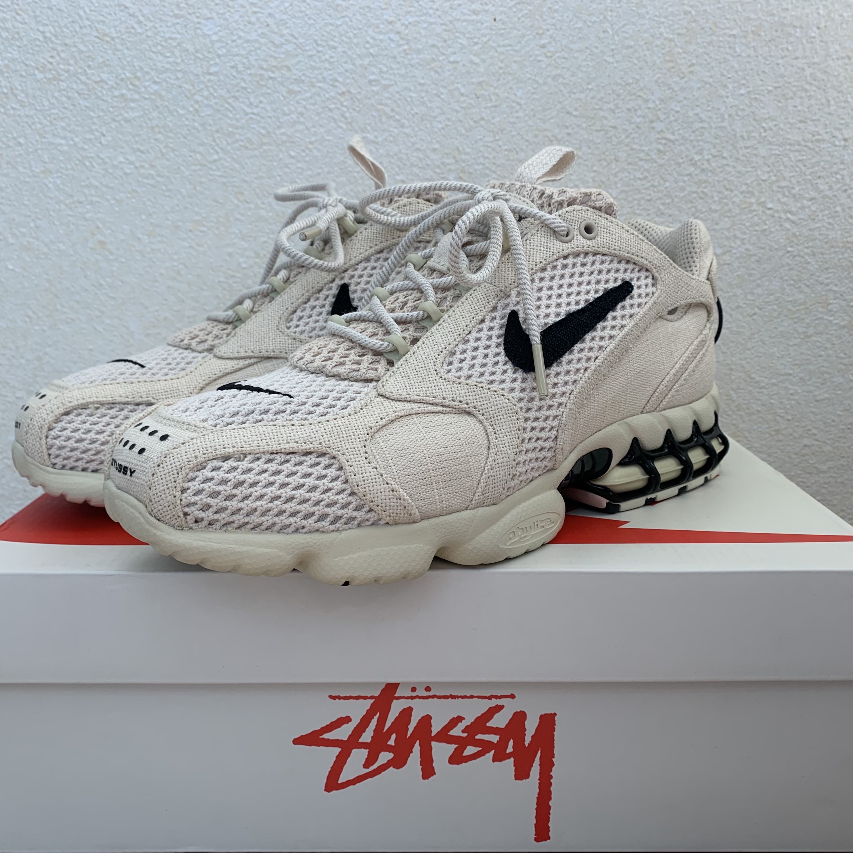Nike x Stussy Air Zoom Spiridon Cage 2 Fossil 착용 스타일 - 2