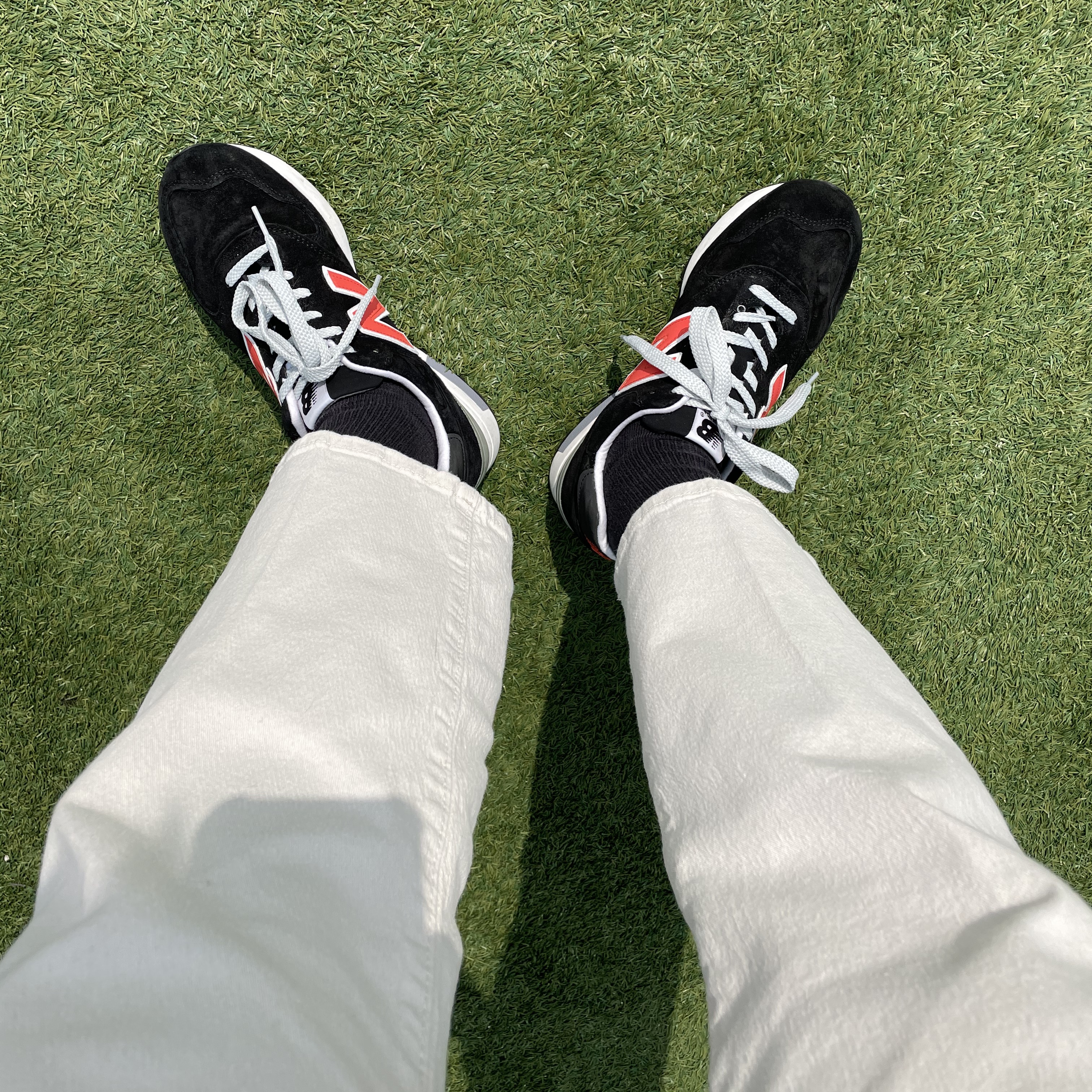 New Balance x J.Crew 1400 Made in USA Black Orange 착용 스타일