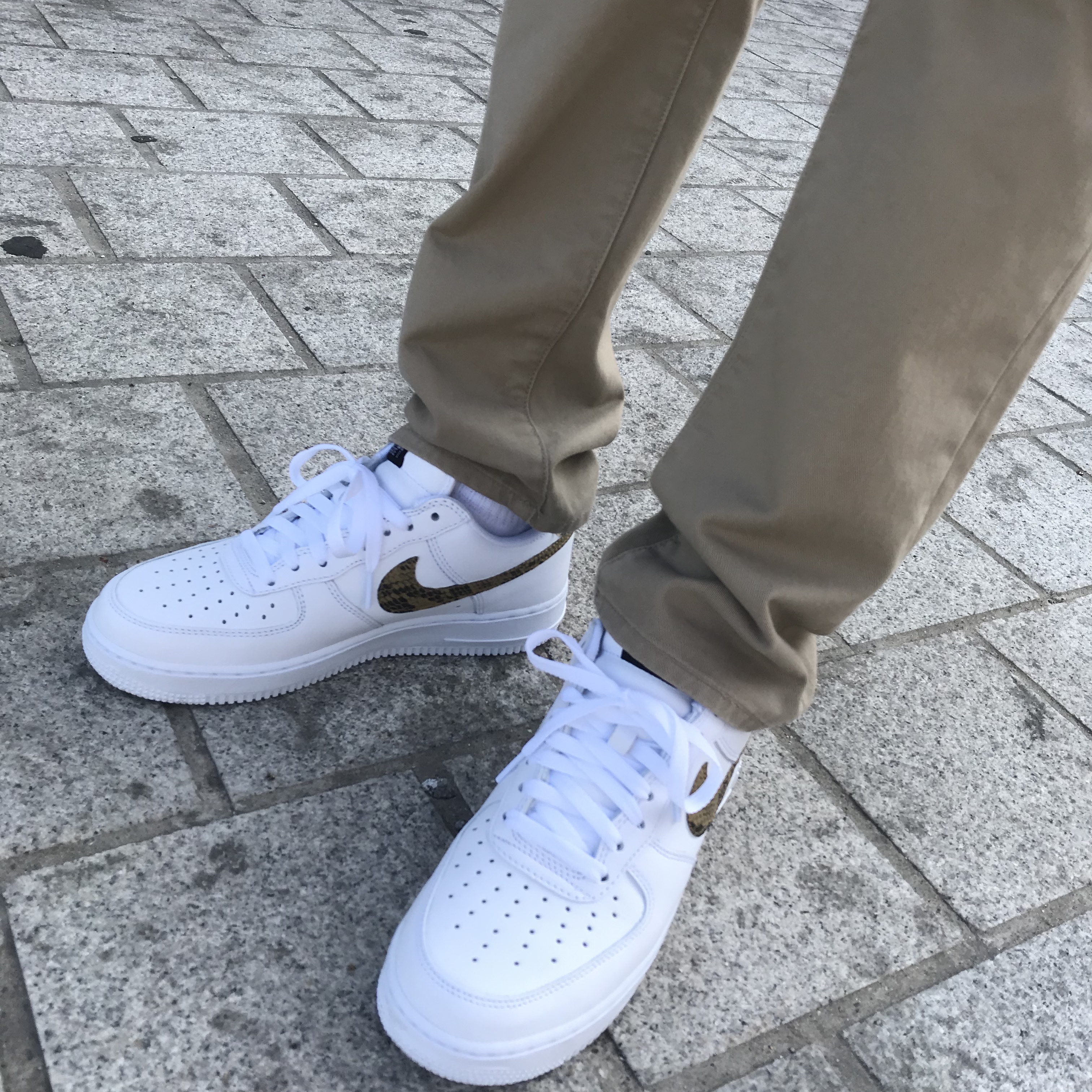 Nike Air Force 1 Low Retro PRM QS Ivory Snake 2019 착용 스타일 - 1