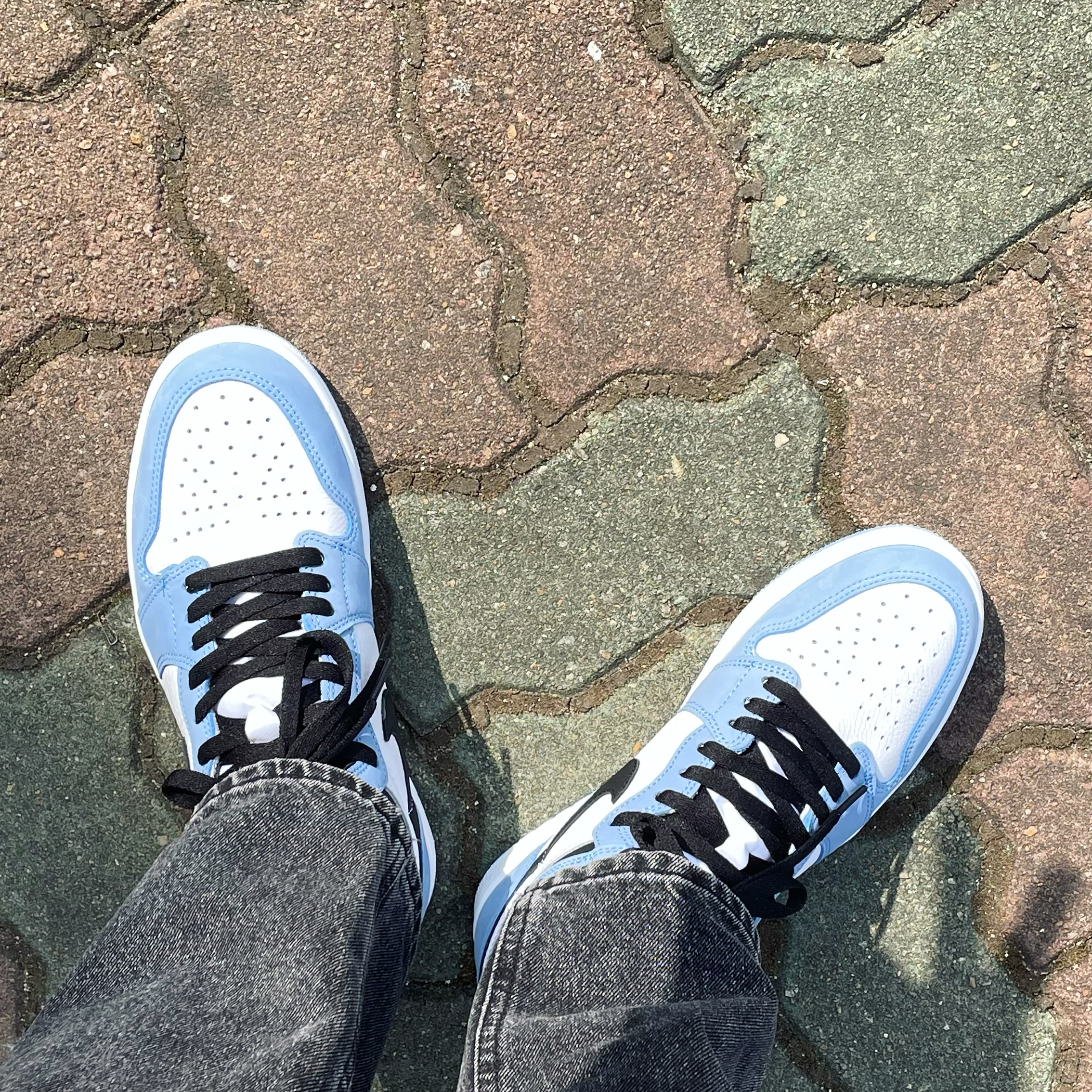 Jordan 1 Retro High OG University Blue 착용 스타일