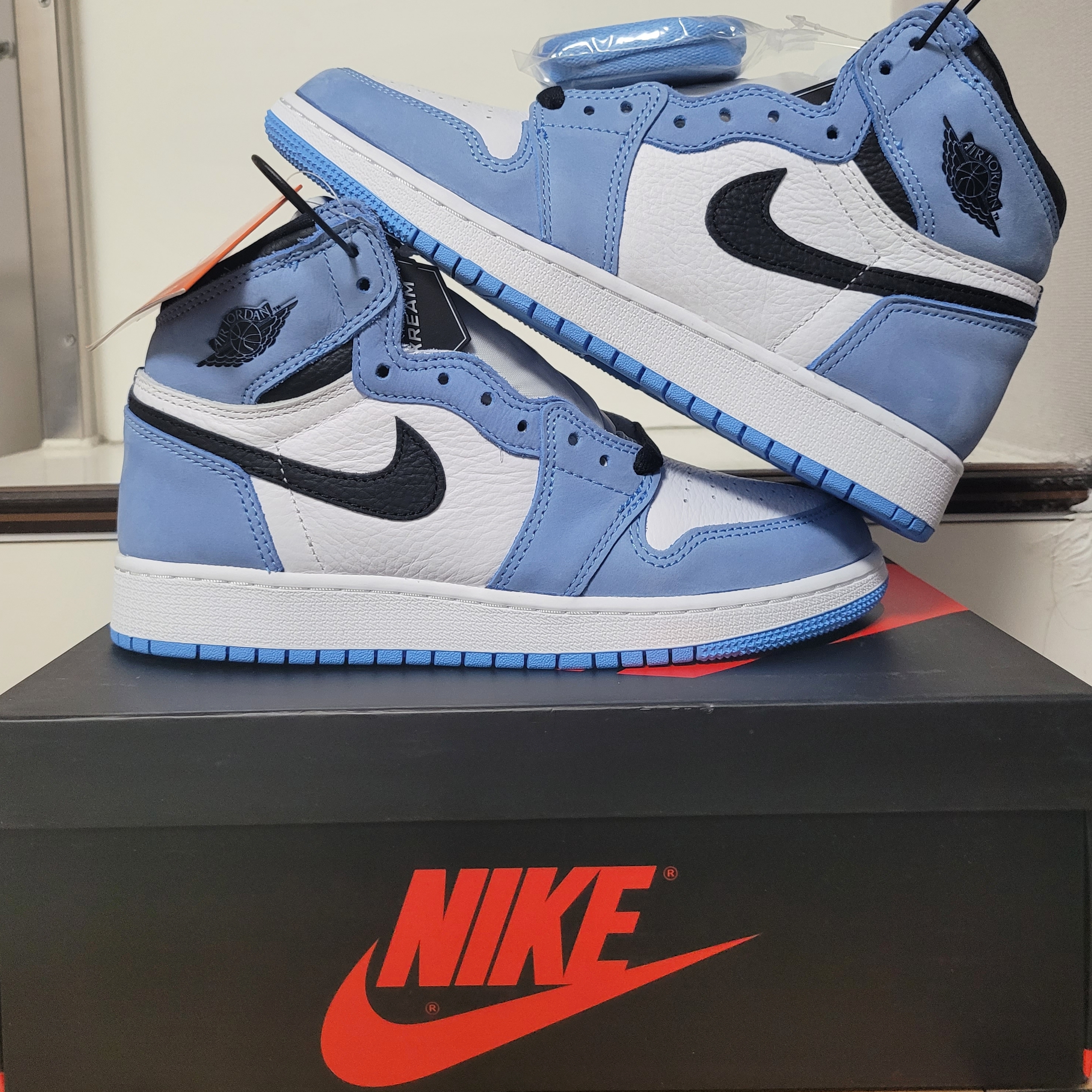 Jordan 1 Retro High OG University Blue, (GS) Jordan 1 Retro High OG University Blue 착용 스타일