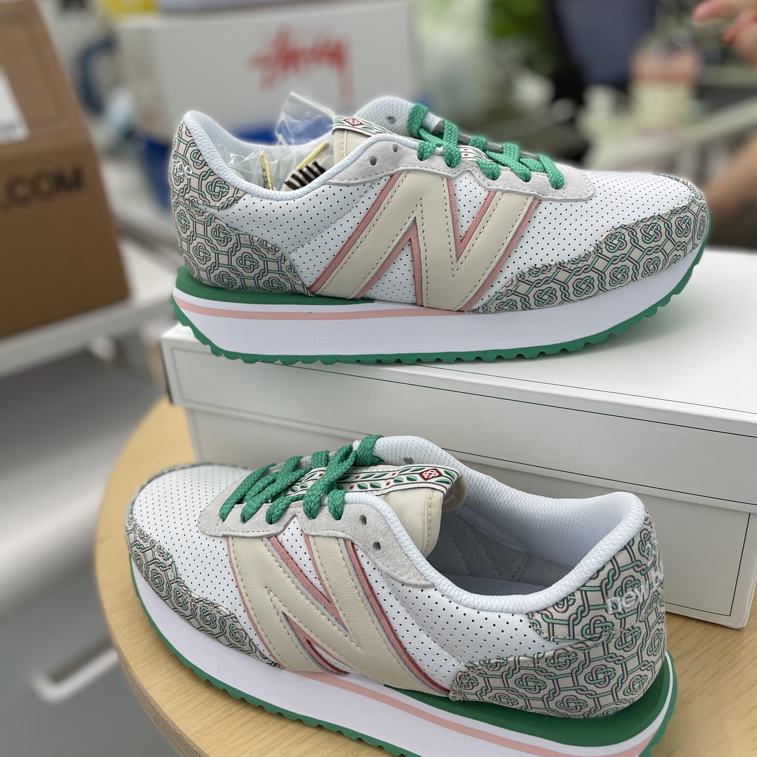 New Balance x Casablanca 237 Idealist Monogram White Green, Nike Air VaporMax EVO NRG Collecter's Closet 착용 스타일 - 1
