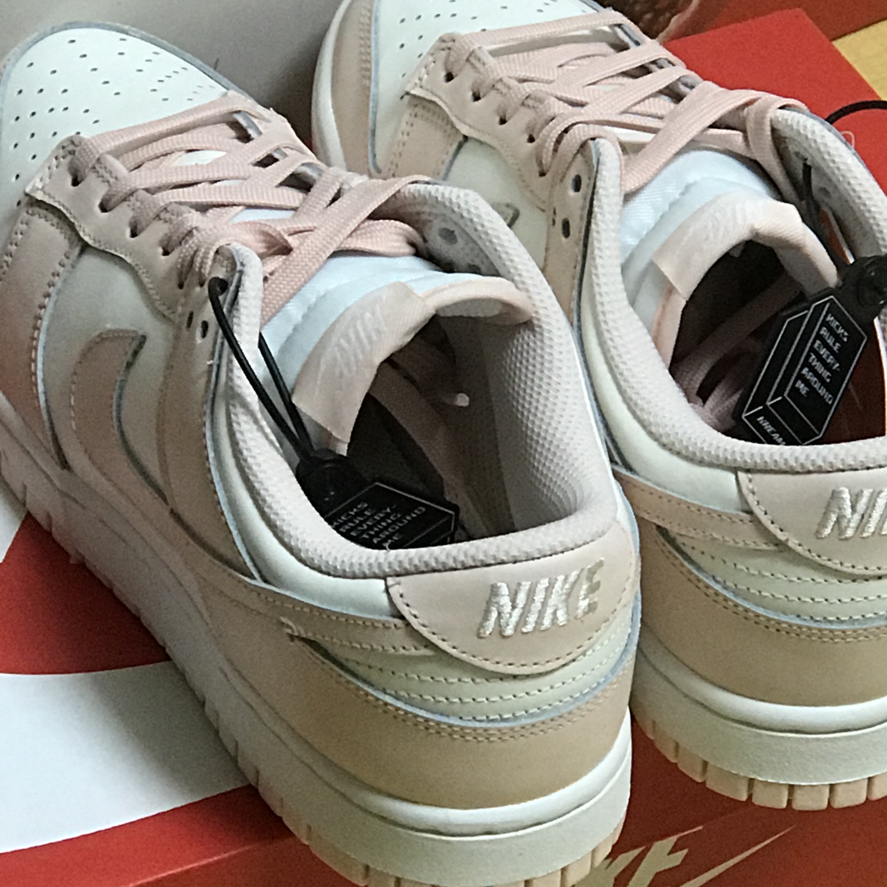 (W) Nike Dunk Low Orange Pearl 착용 스타일 - 2