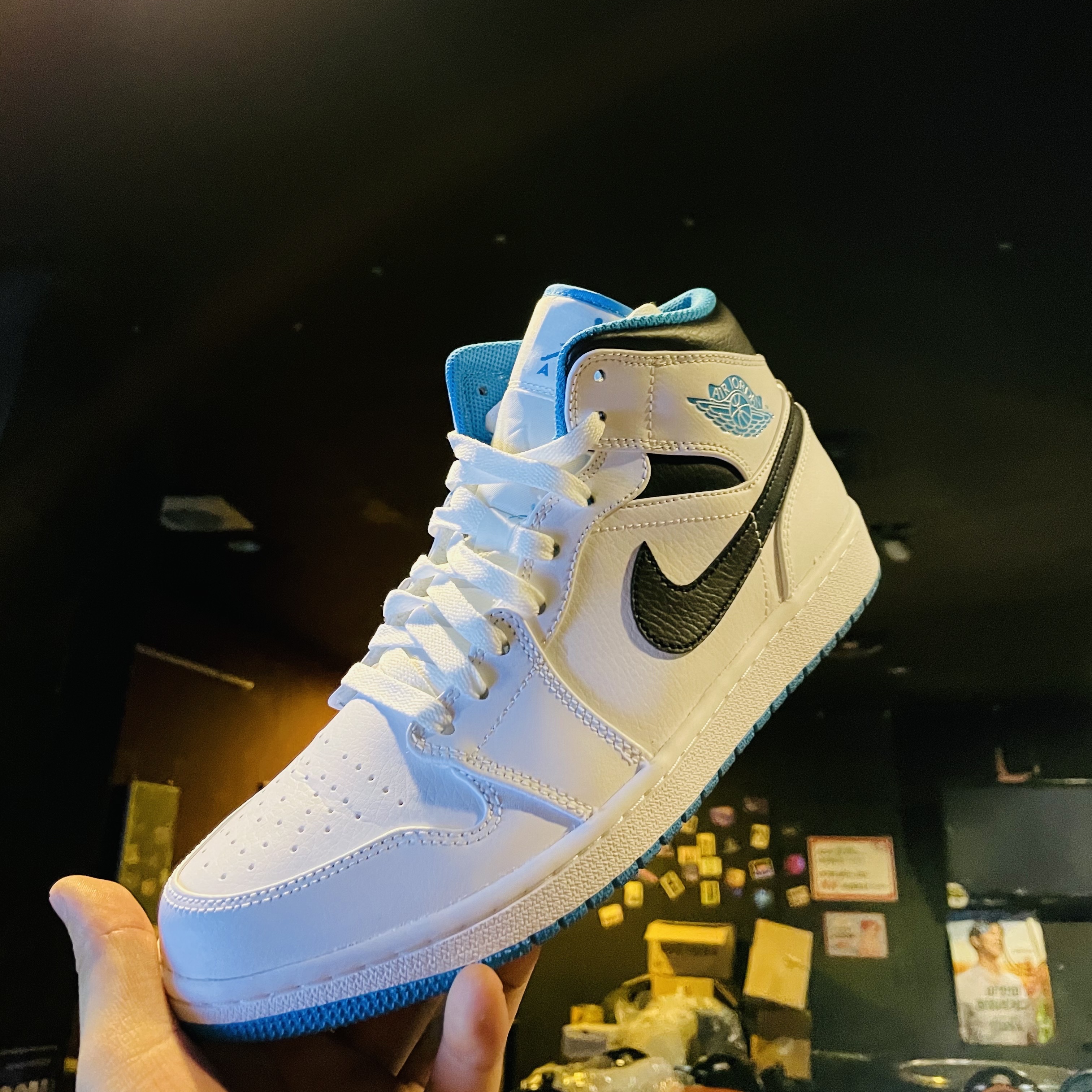 Jordan 1 Mid Laser Blue 착용 스타일