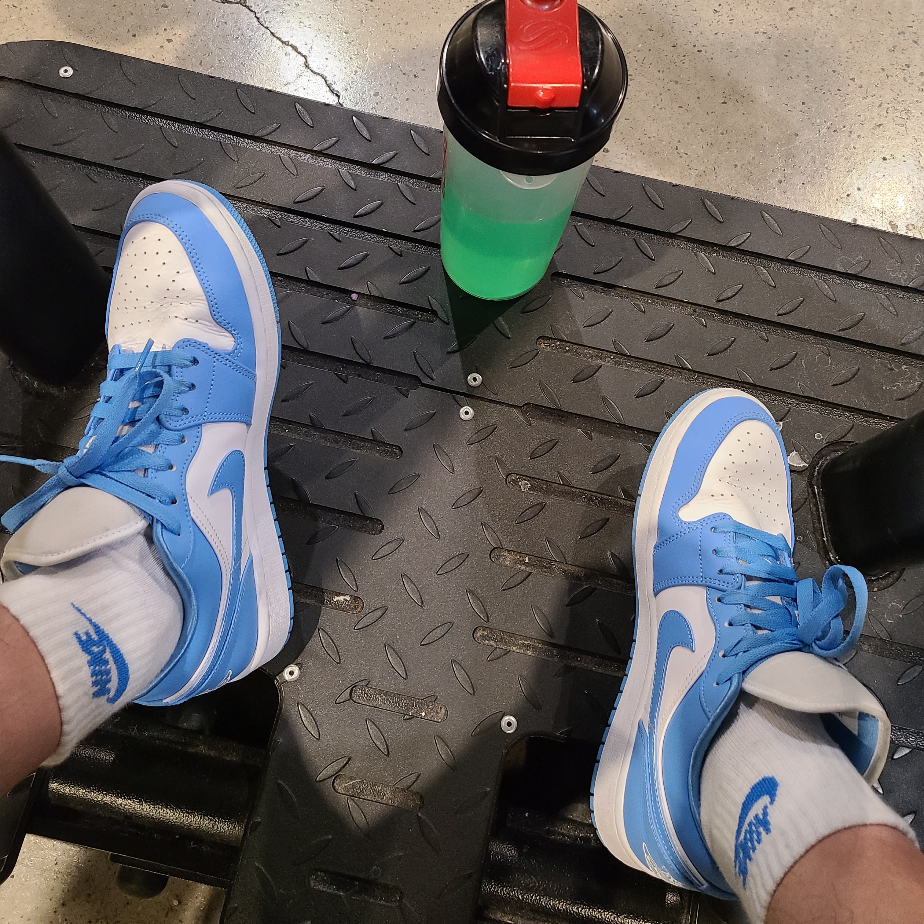 (W) Jordan 1 Low UNC University Blue 착용 스타일