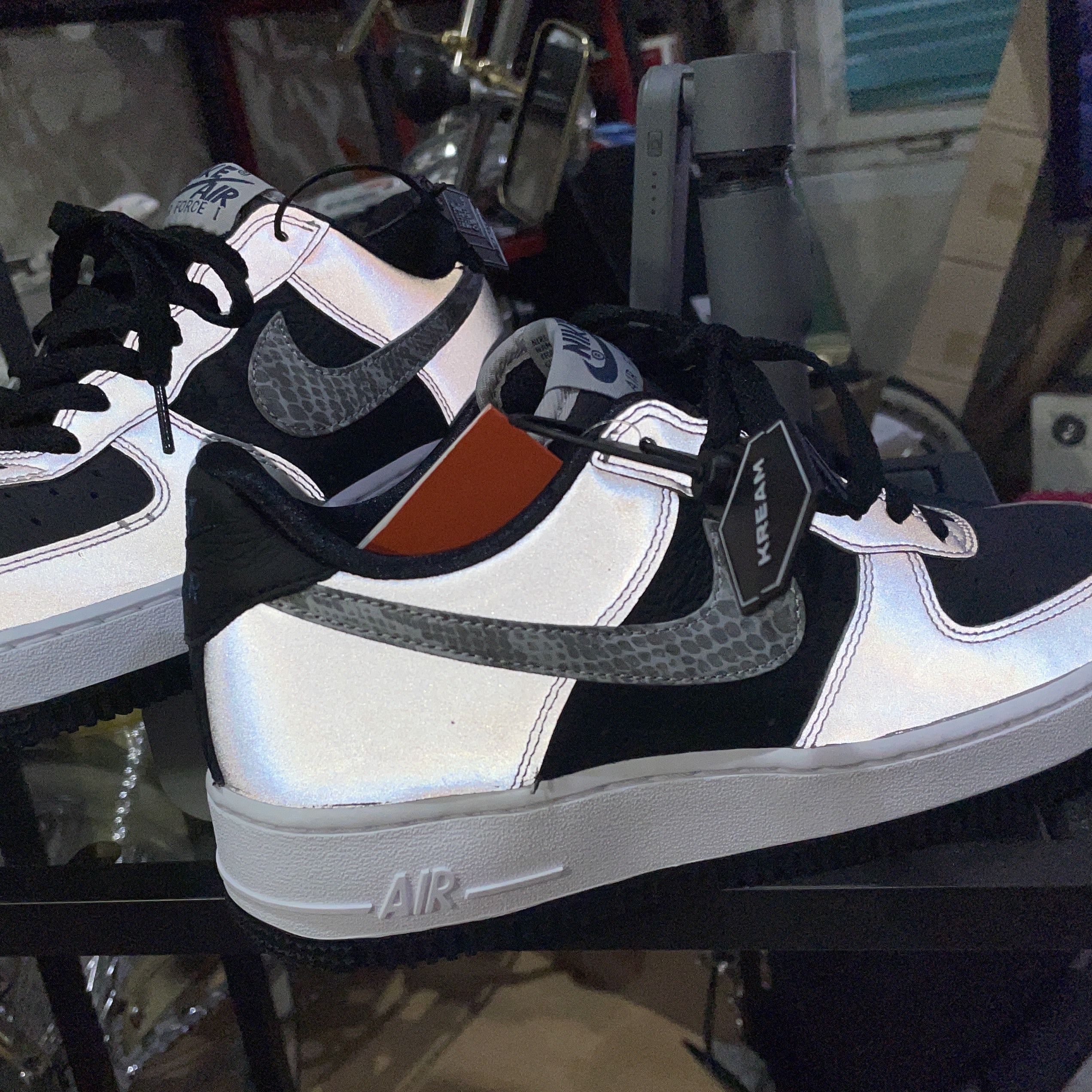Nike Air Force 1 B Silver Snake 착용 스타일