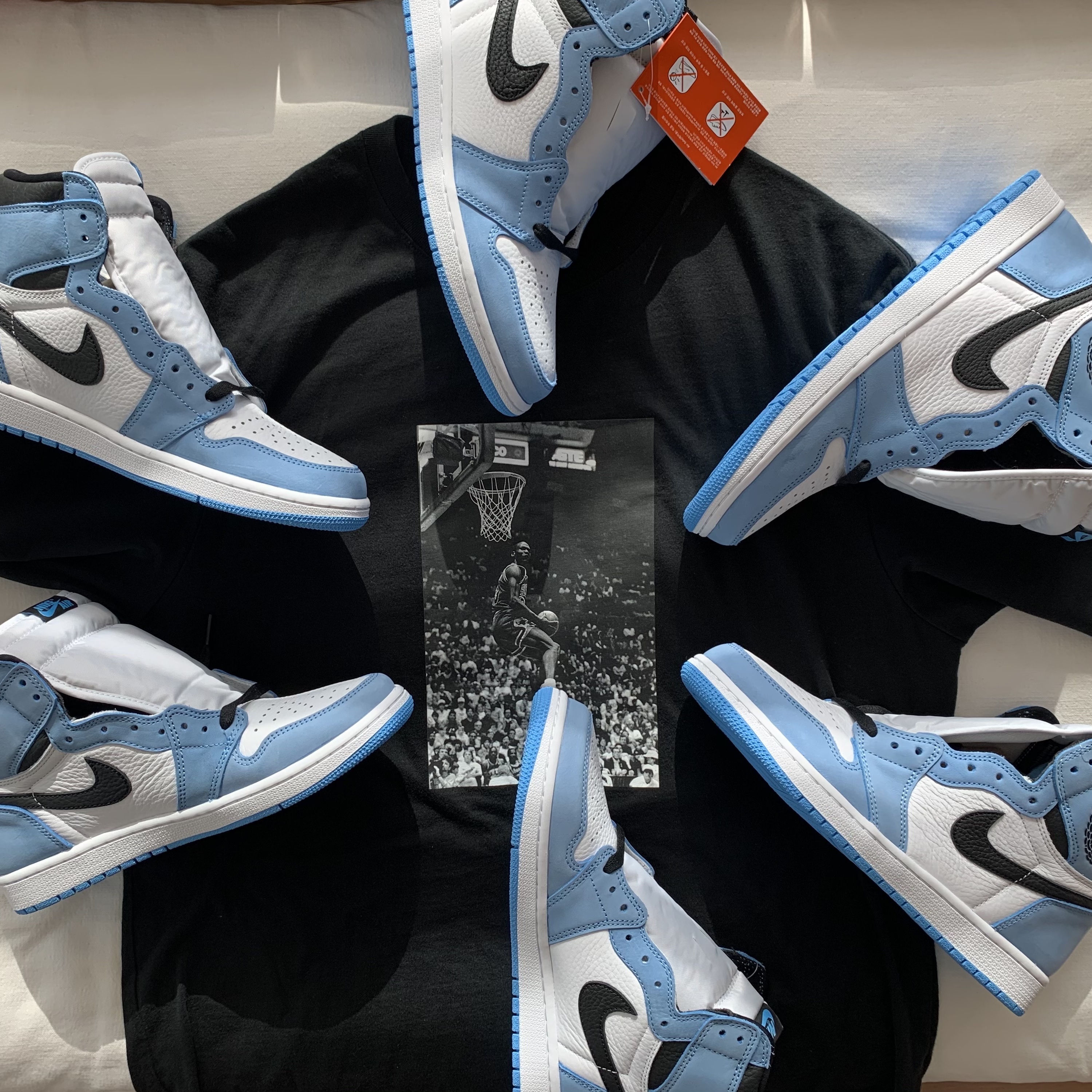 Jordan 1 Retro High OG University Blue, Jordan x Union Reverse Dunk T-Shirt Black 착용 스타일