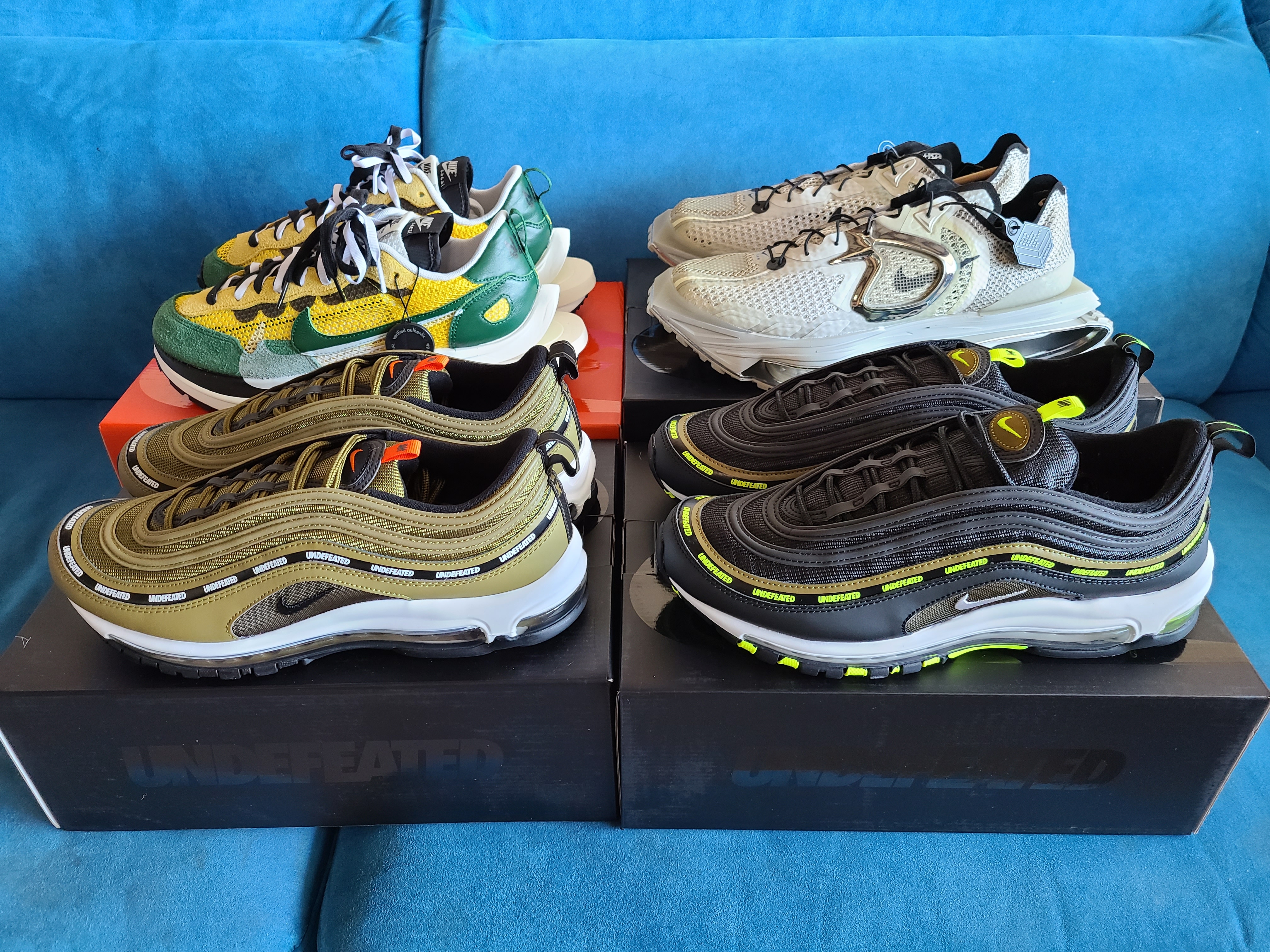 Nike x Undefeated Air Max 97 Black Volt, Nike x Undefeated Air Max 97 Militia Green 착용 스타일 - 3