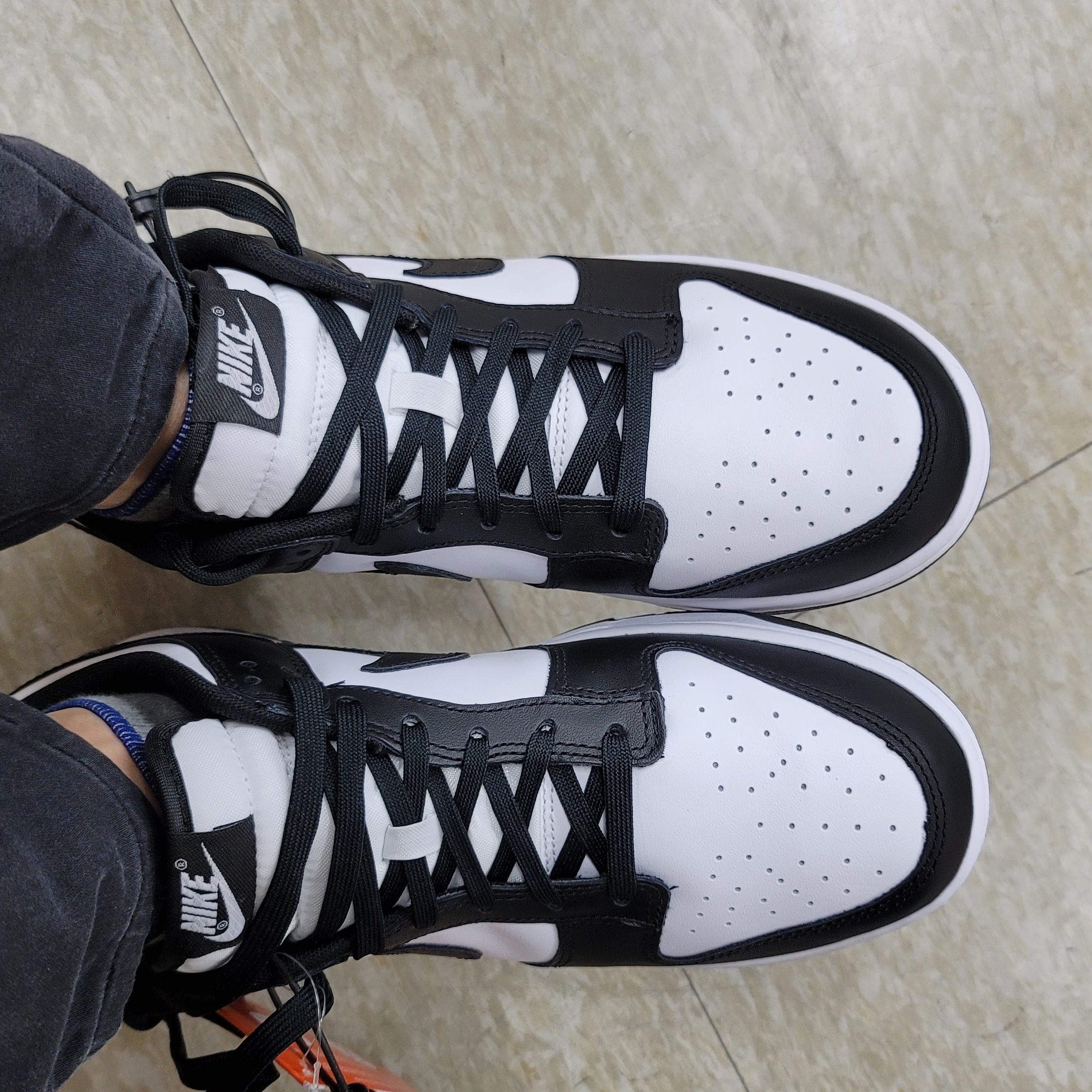Nike Dunk Low Retro Black 착용 스타일