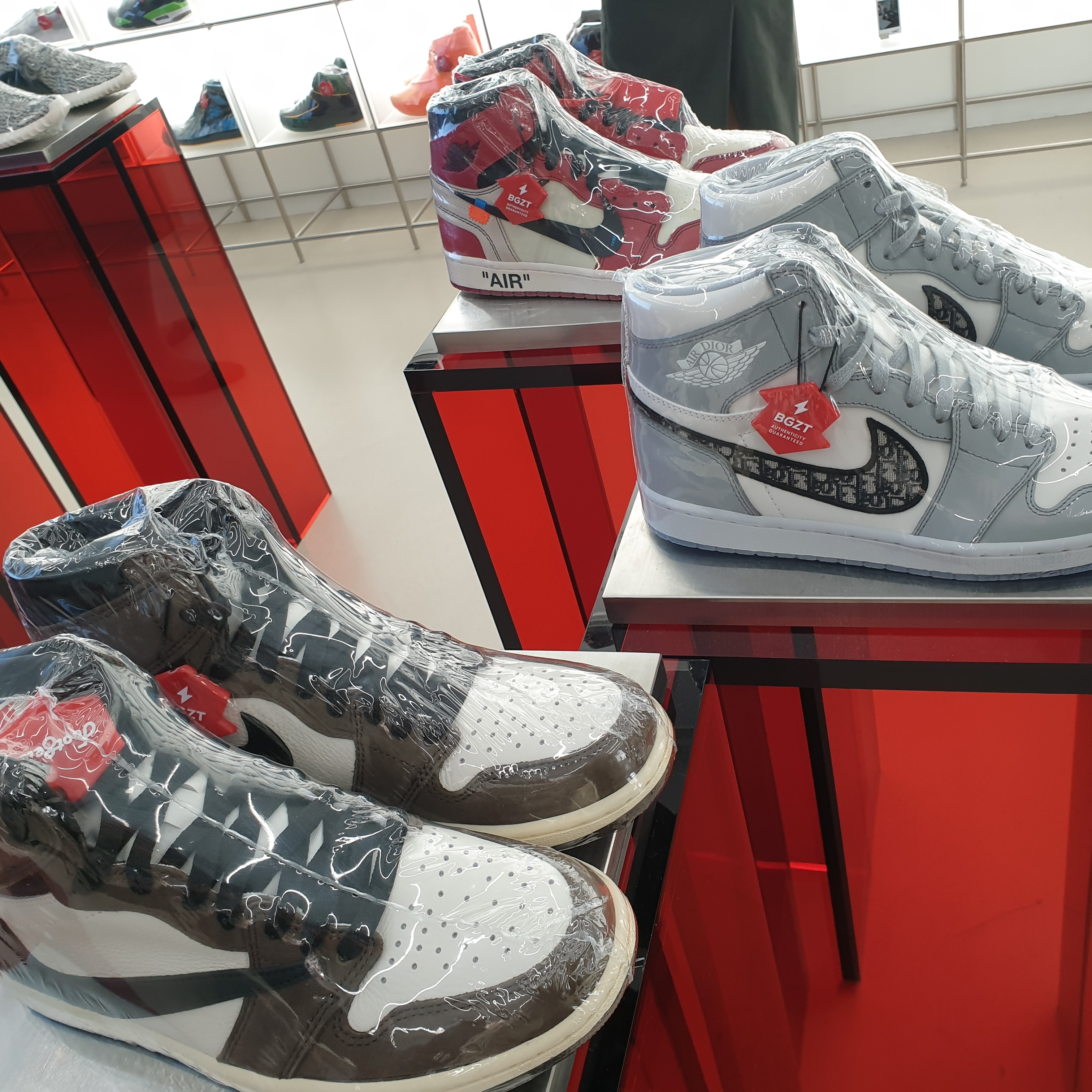 Jordan 1 x Travis Scott Retro High OG SP Mocha, Jordan 1 x Dior High OG 착용 스타일 - 1