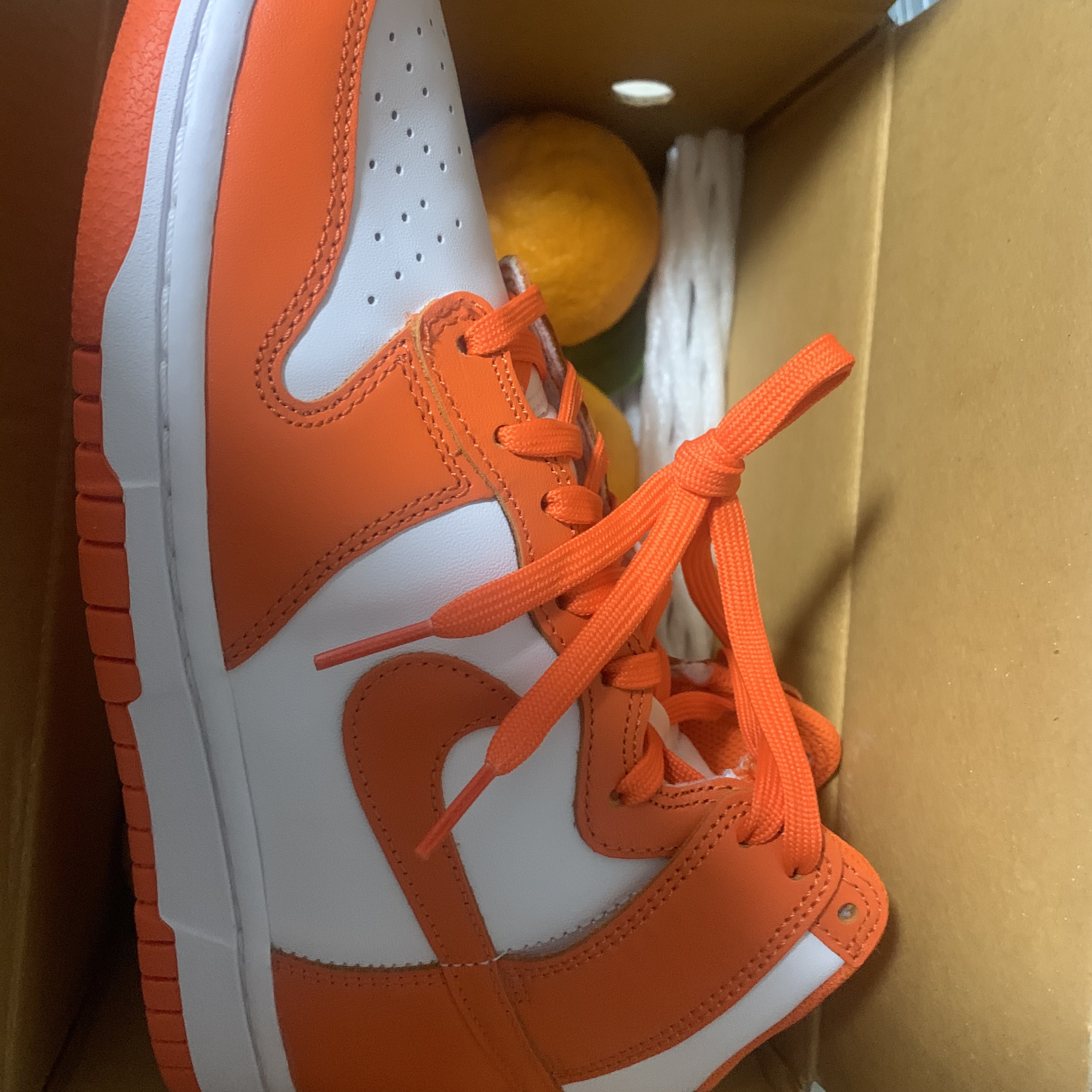 Nike Dunk High Retro Orange Blaze 착용 스타일
