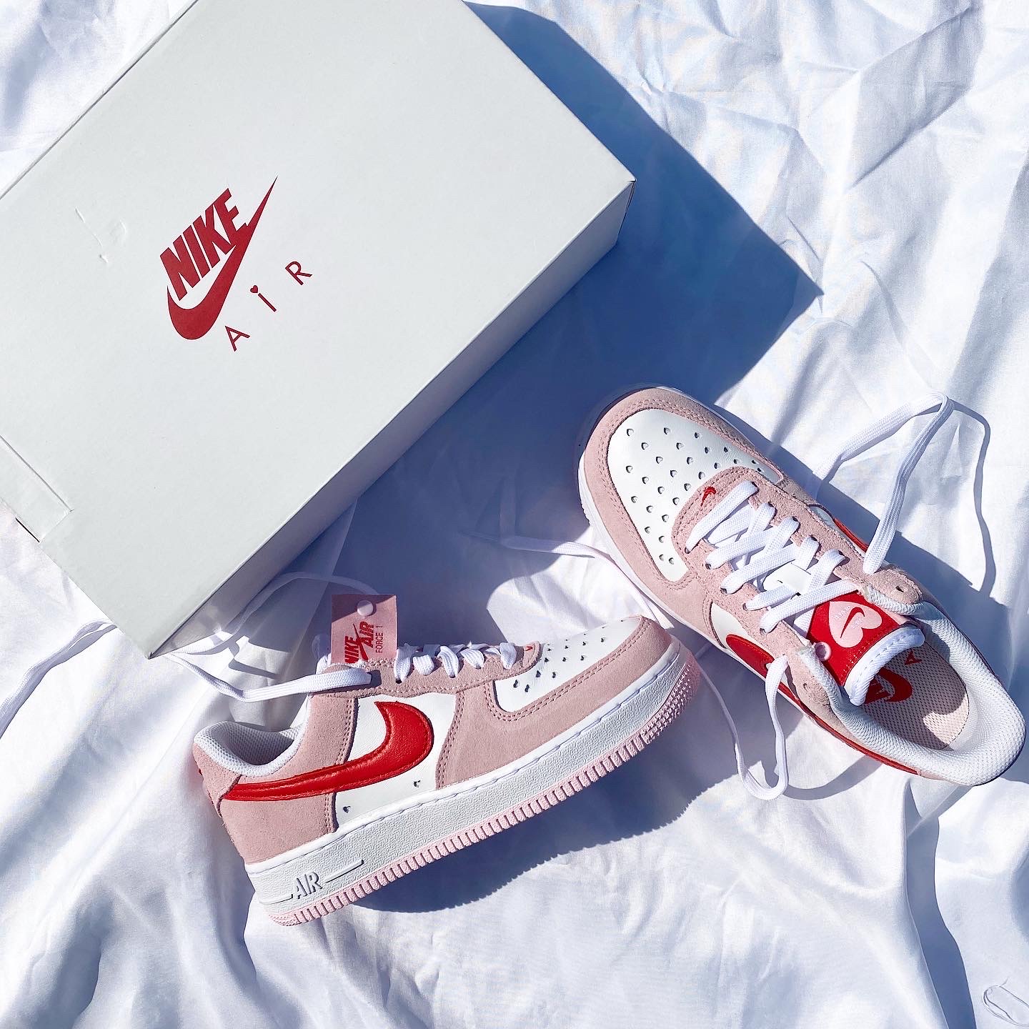 Nike Air Force 1 '07 QS Valentine's Day 착용 스타일 - 2