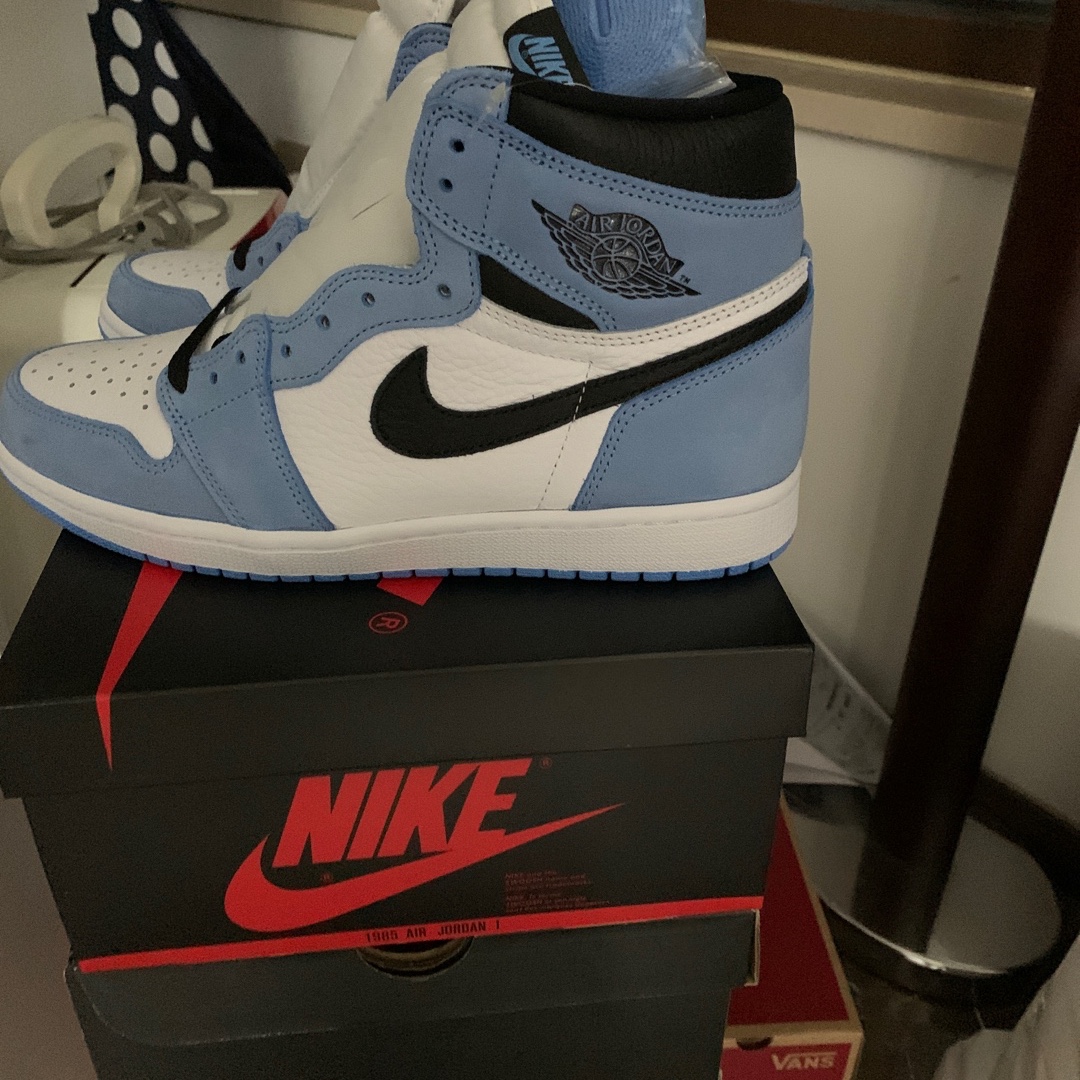 Jordan 1 Retro High OG University Blue 착용 스타일