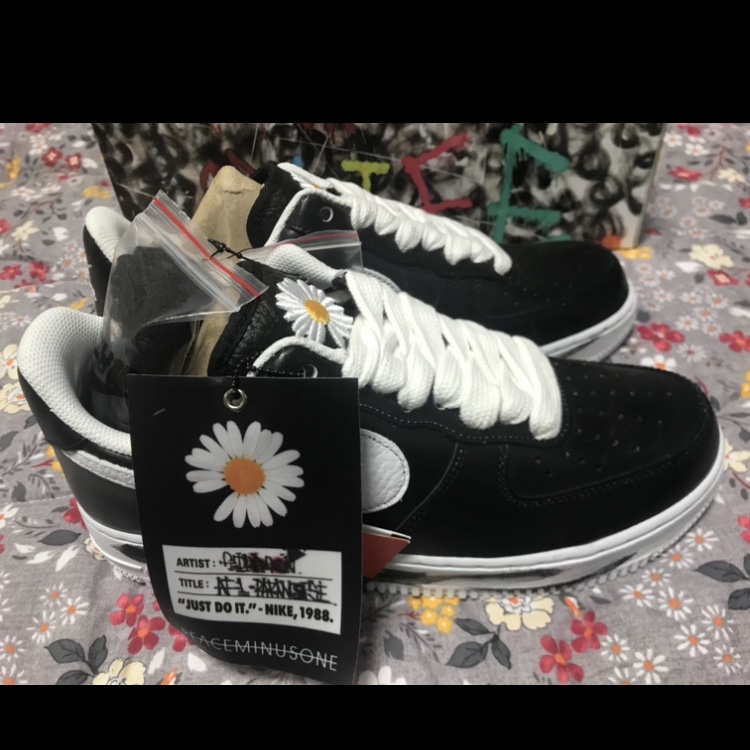 Nike x Peaceminusone Air Force 1 Low Para-Noise 착용 스타일