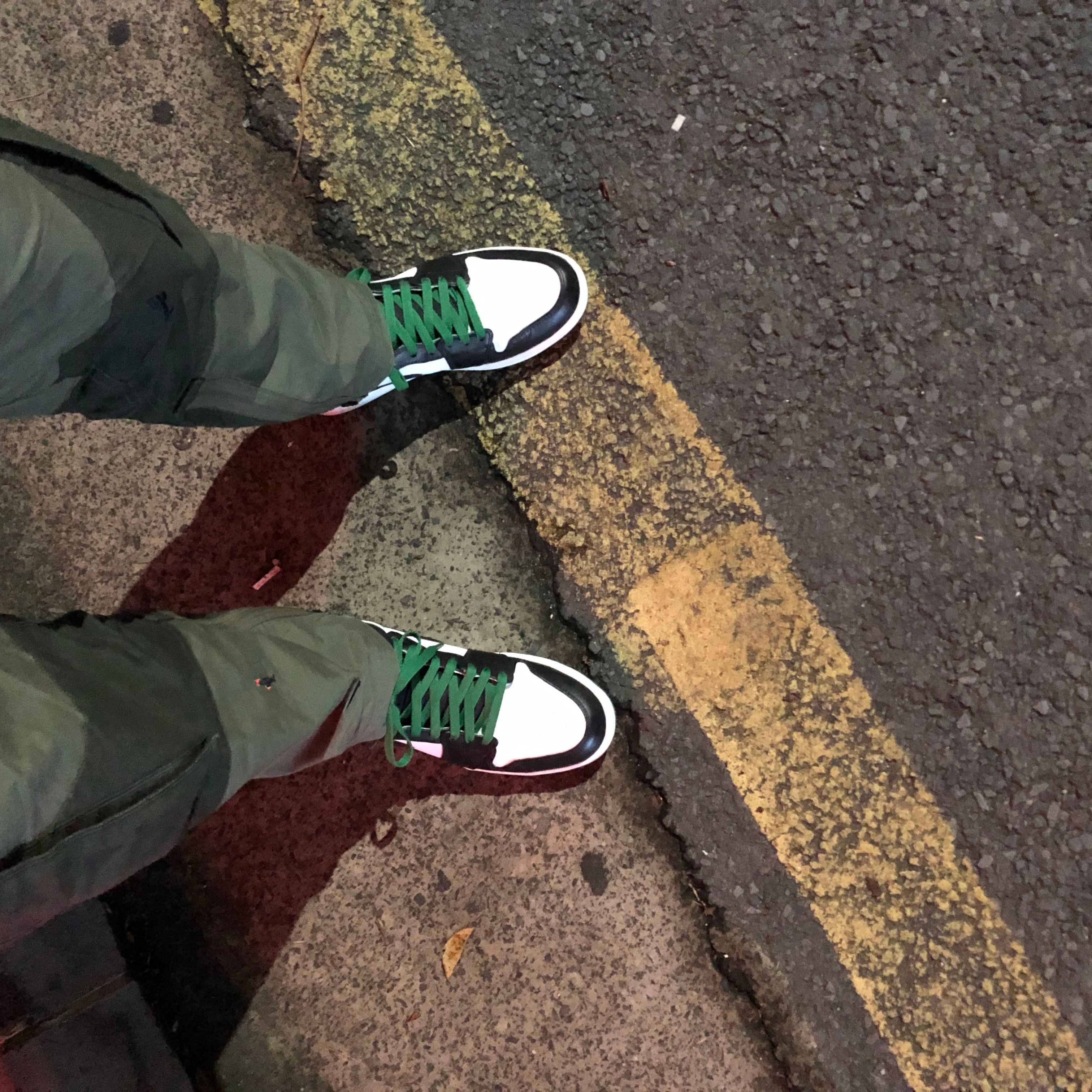 Jordan 1 DMP One 60 Pts, Jordan x Travis Scott Cargo Pants Olive 착용 스타일 - 1