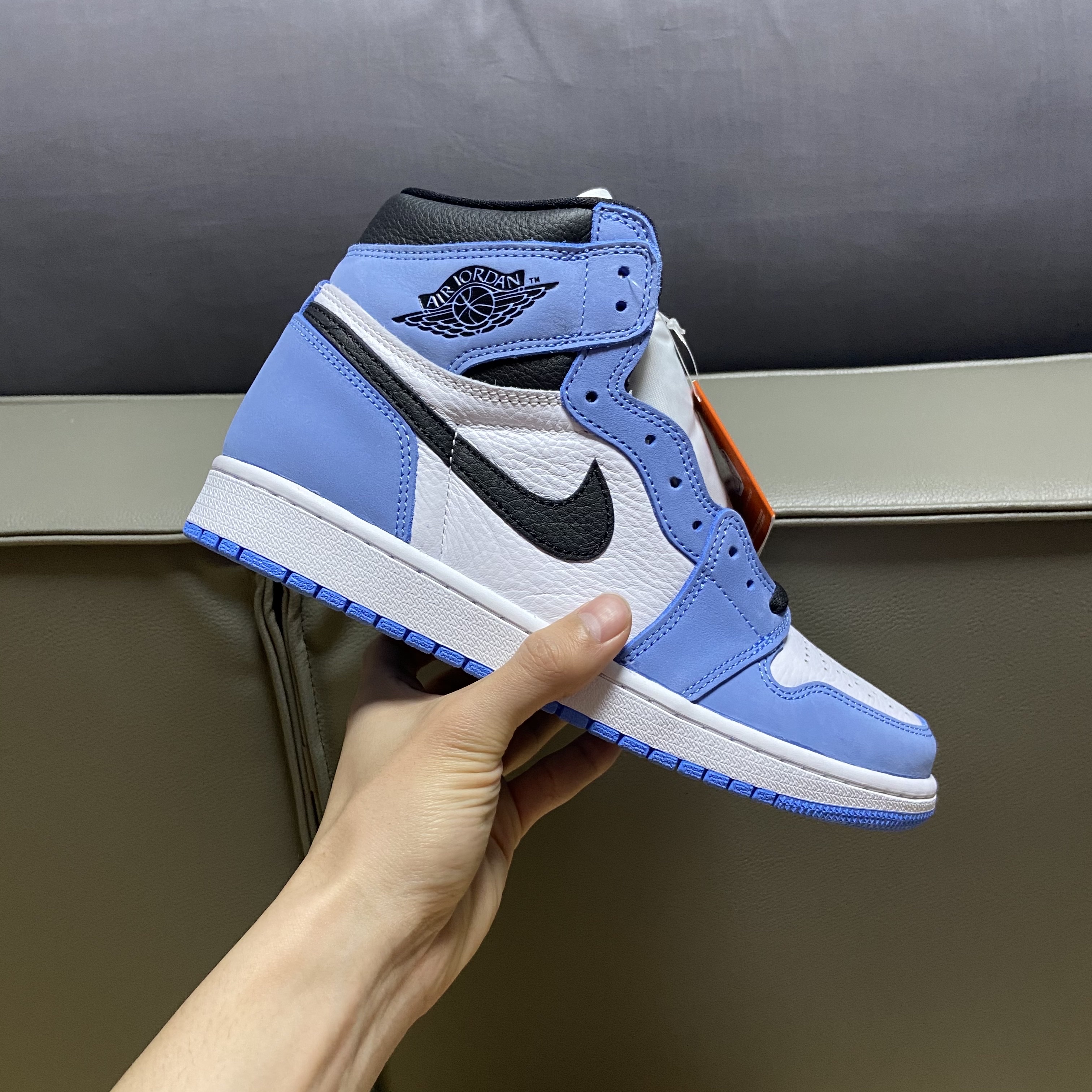 Jordan 1 Retro High OG University Blue 착용 스타일