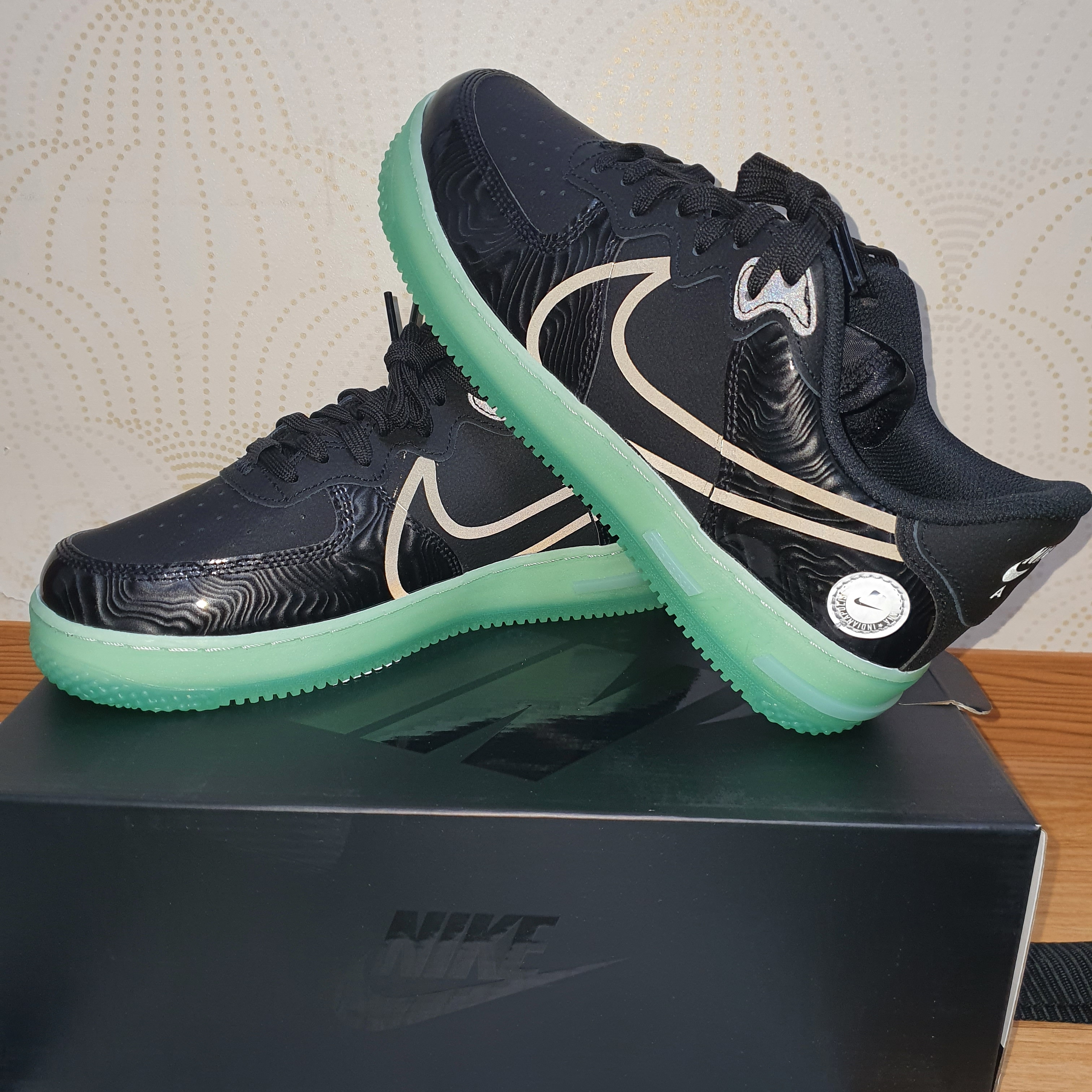 Nike Air Force 1 React LV8 Barely Green 착용 스타일 - 1