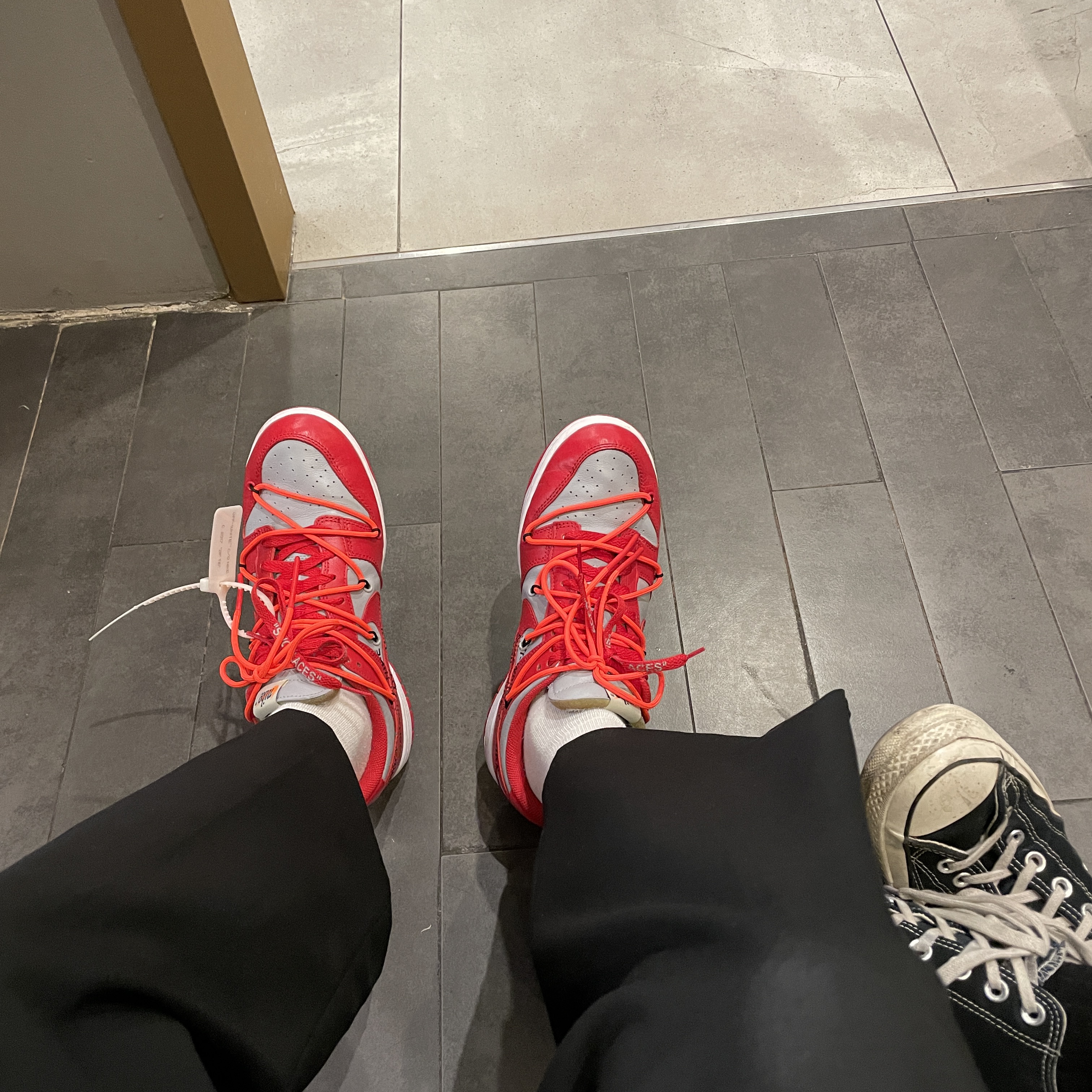 Nike x Off-White Dunk Low University Red 착용 스타일