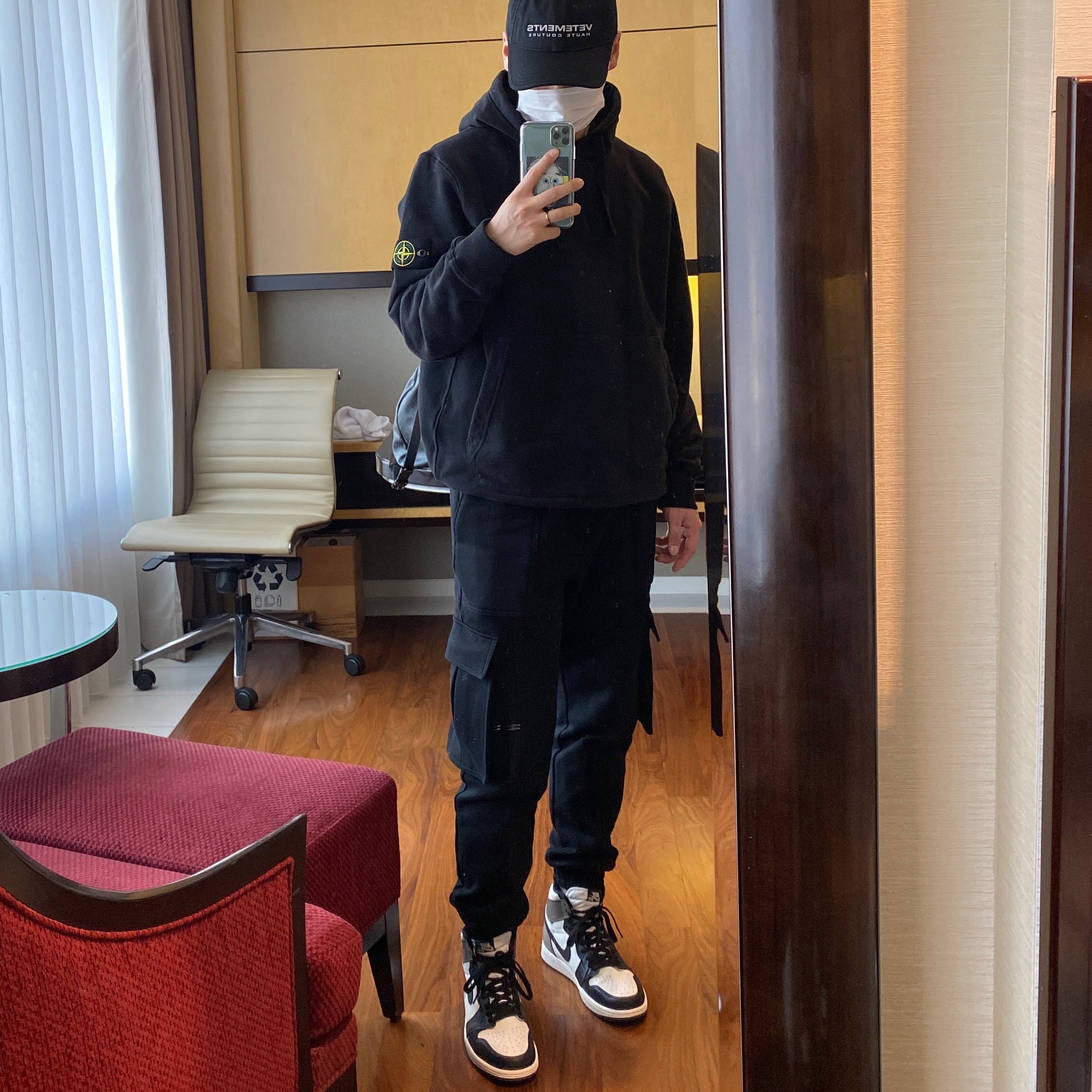 Jordan 1 Retro High OG Black Mocha 착용 스타일