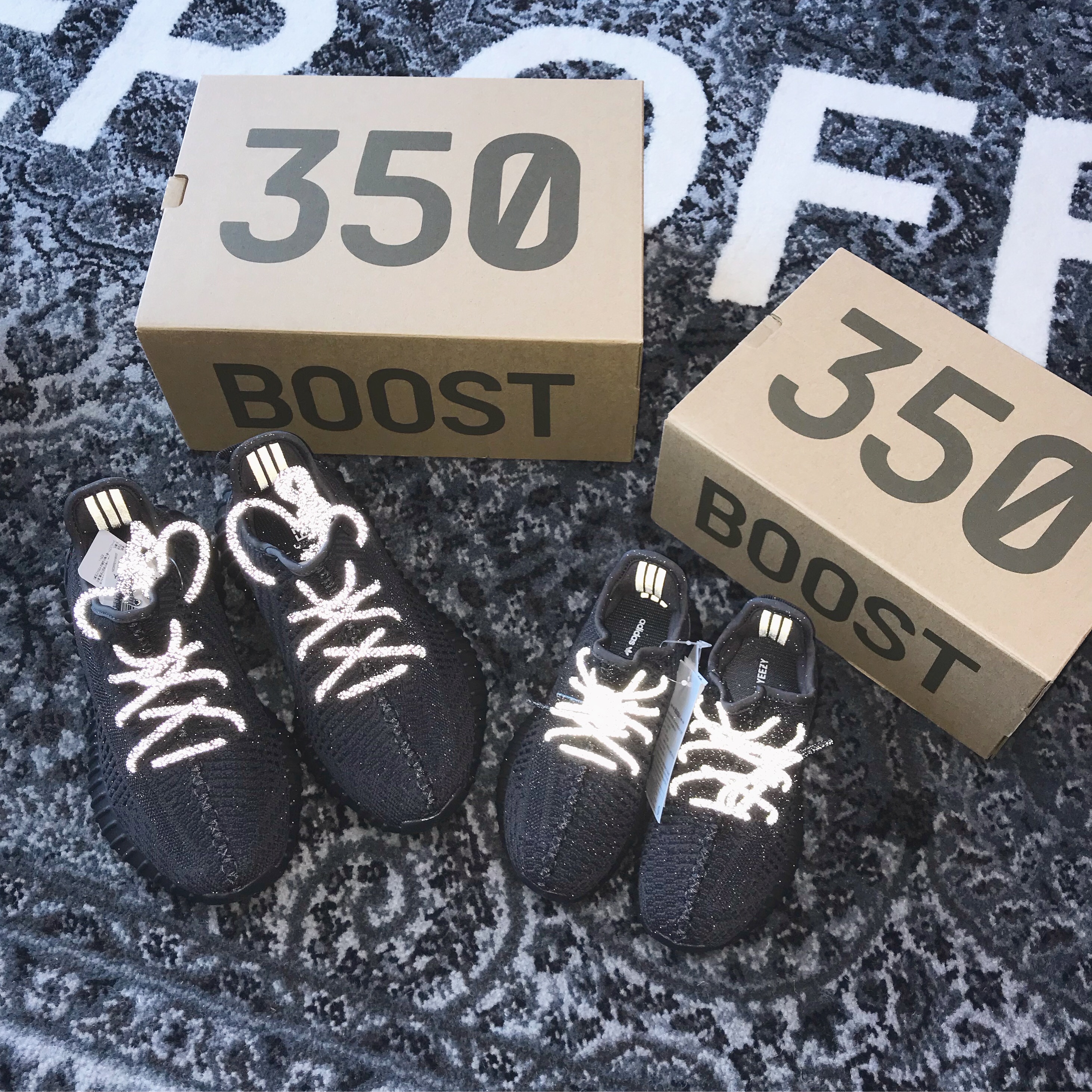 Adidas Yeezy Boost 350 V2 Black - Non-Reflective, (Kids) Adidas Yeezy Boost 350 V2 Black 착용 스타일