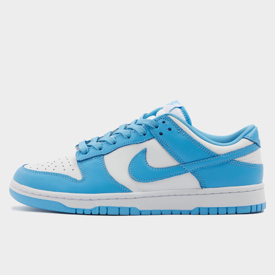 Nike Dunk Low Retro University Blue 착용 스타일 - 3