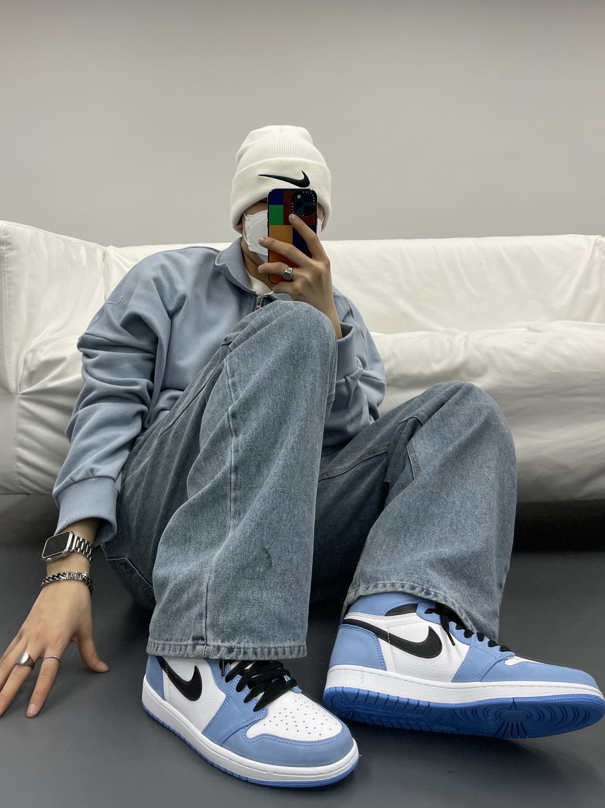 Jordan 1 Retro High OG University Blue 착용 스타일 - 2