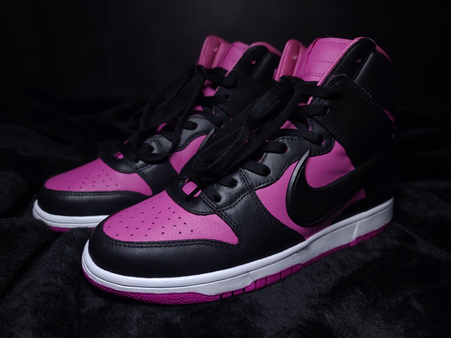 Nike x Ambush Dunk High Cosmic Fuchsia 착용 스타일 - 2