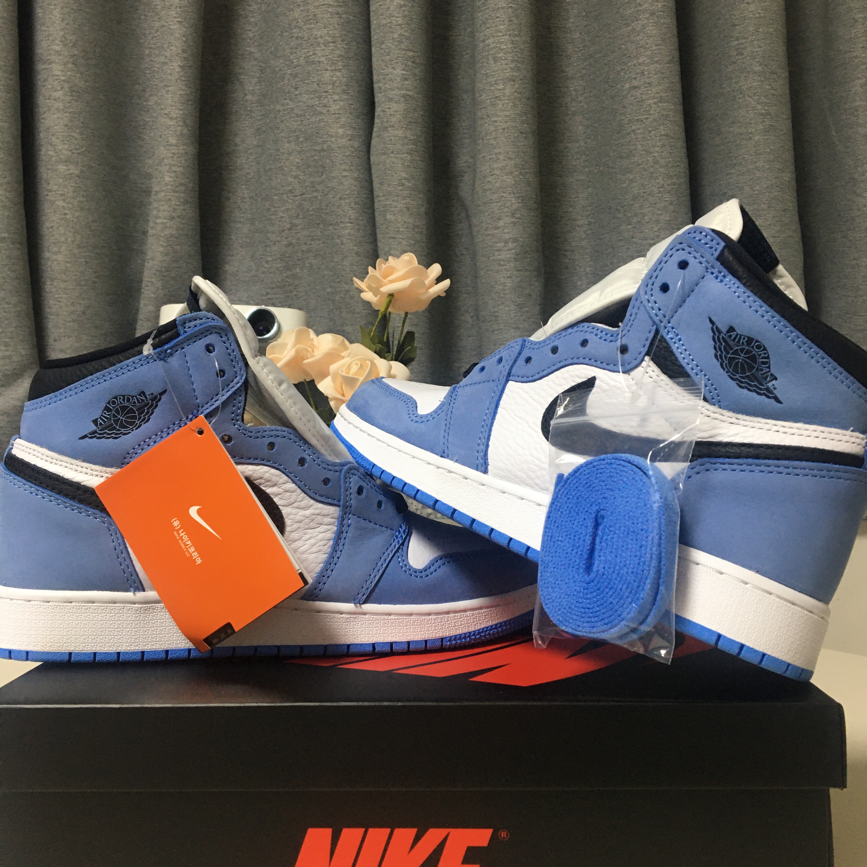 Jordan 1 Retro High OG University Blue 착용 스타일 - 2