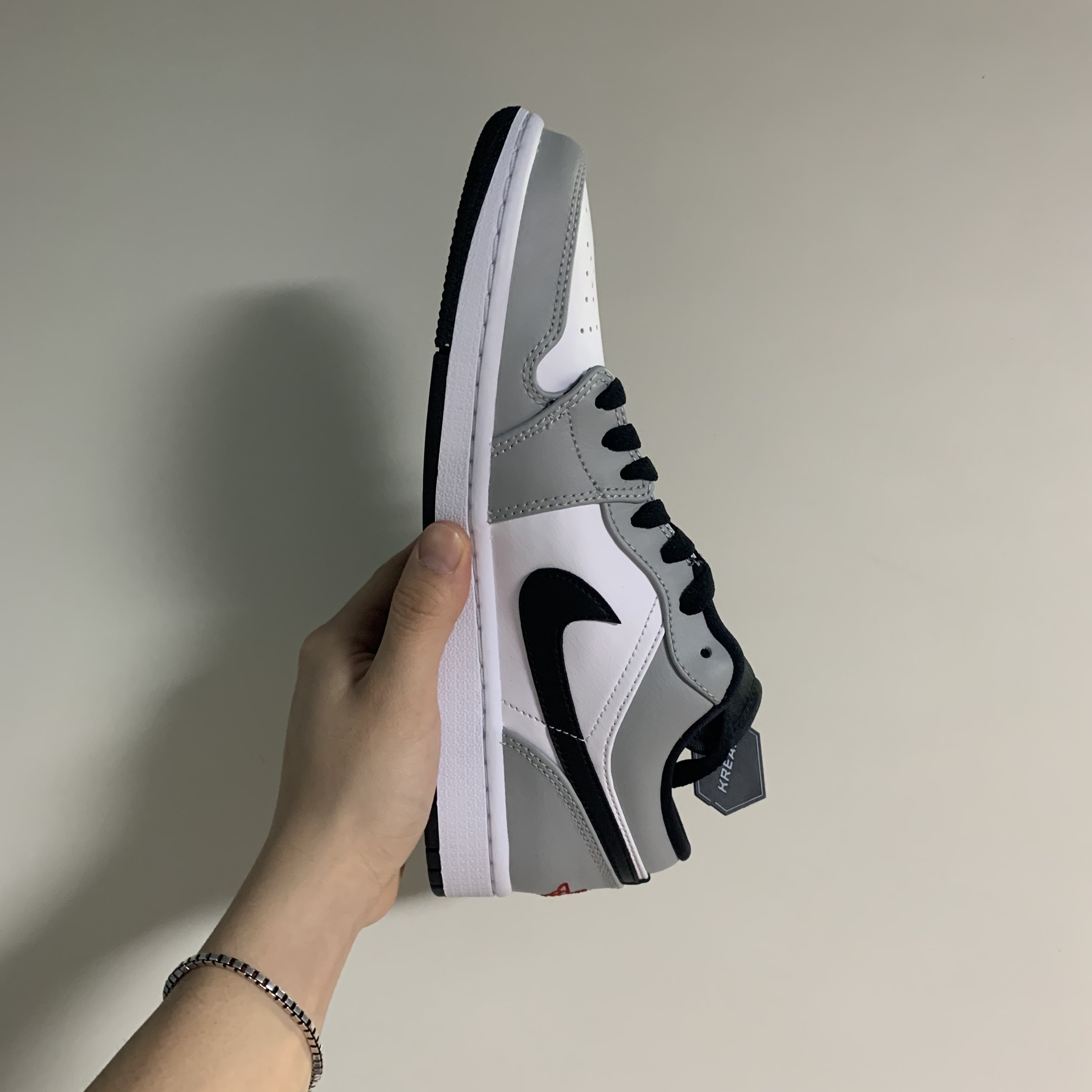 Jordan 1 Low Light Smoke Grey 착용 스타일 - 3
