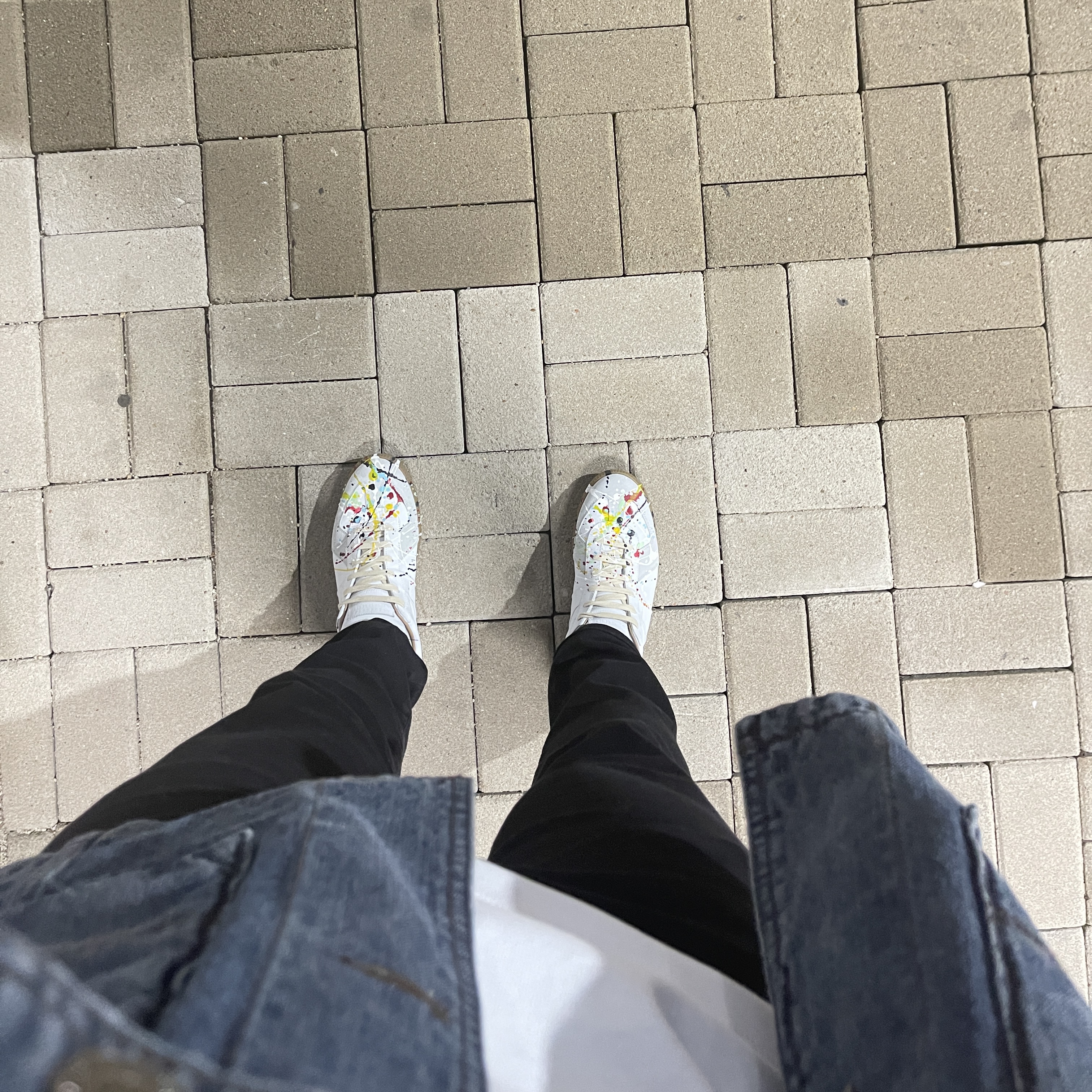 Maison Margiela Replica Paint Drop Sneakers 착용 스타일