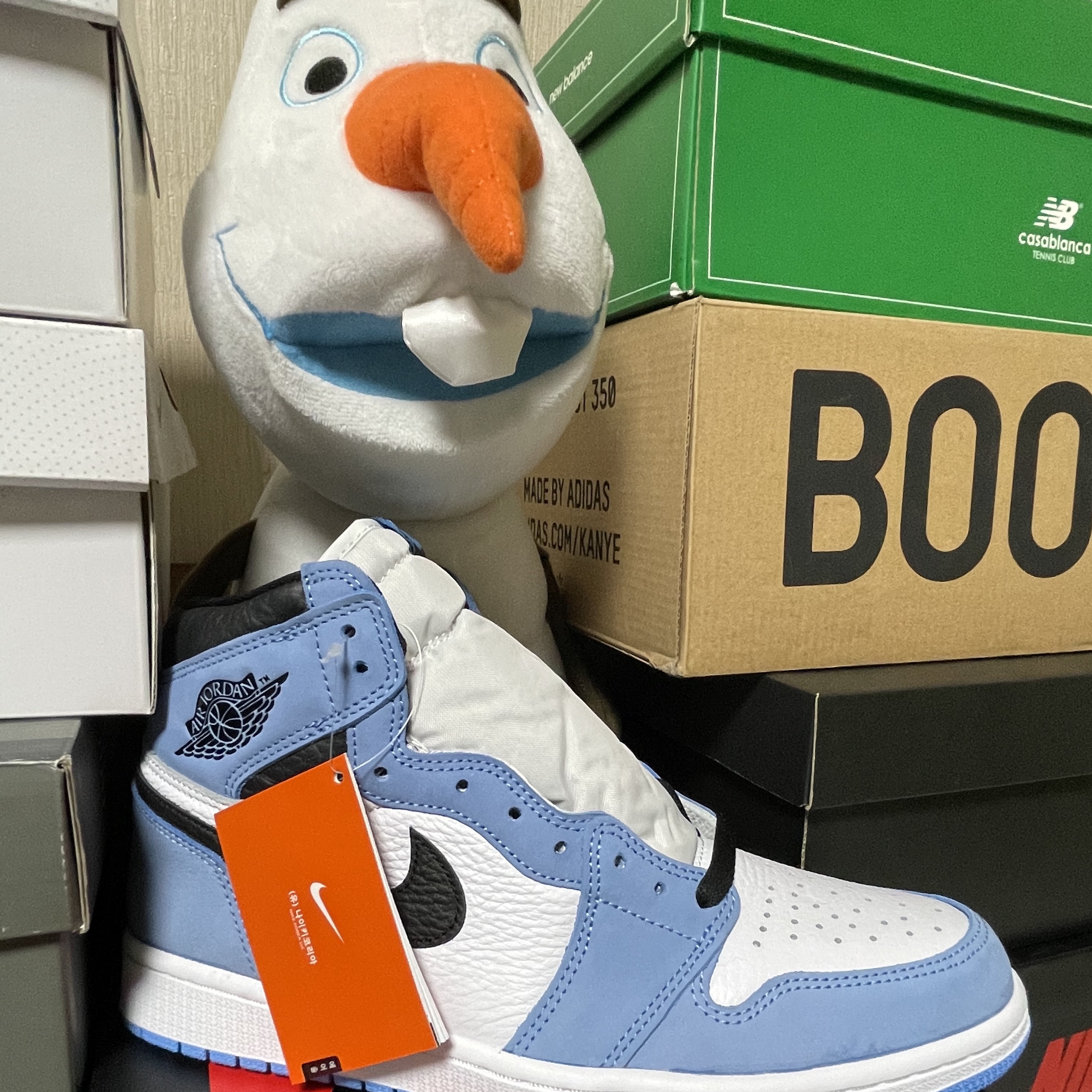Jordan 1 Retro High OG University Blue 착용 스타일 - 1