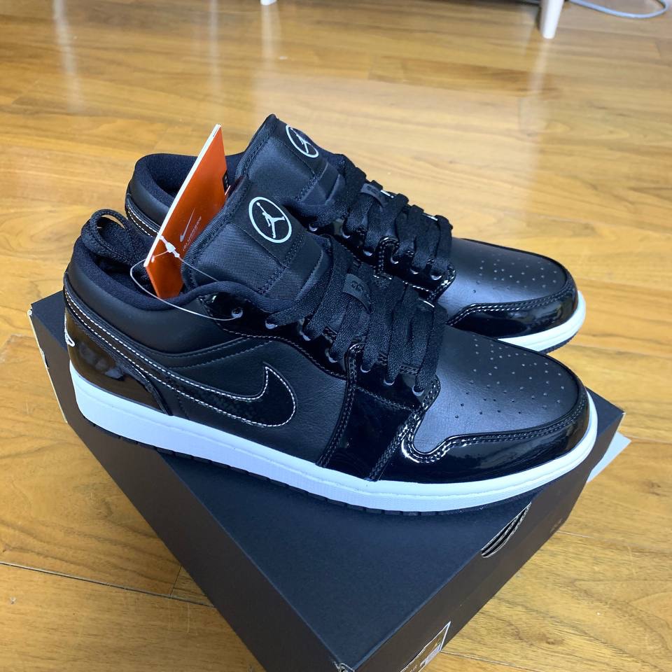 Jordan 1 Low SE ASW Black 착용 스타일 - 1