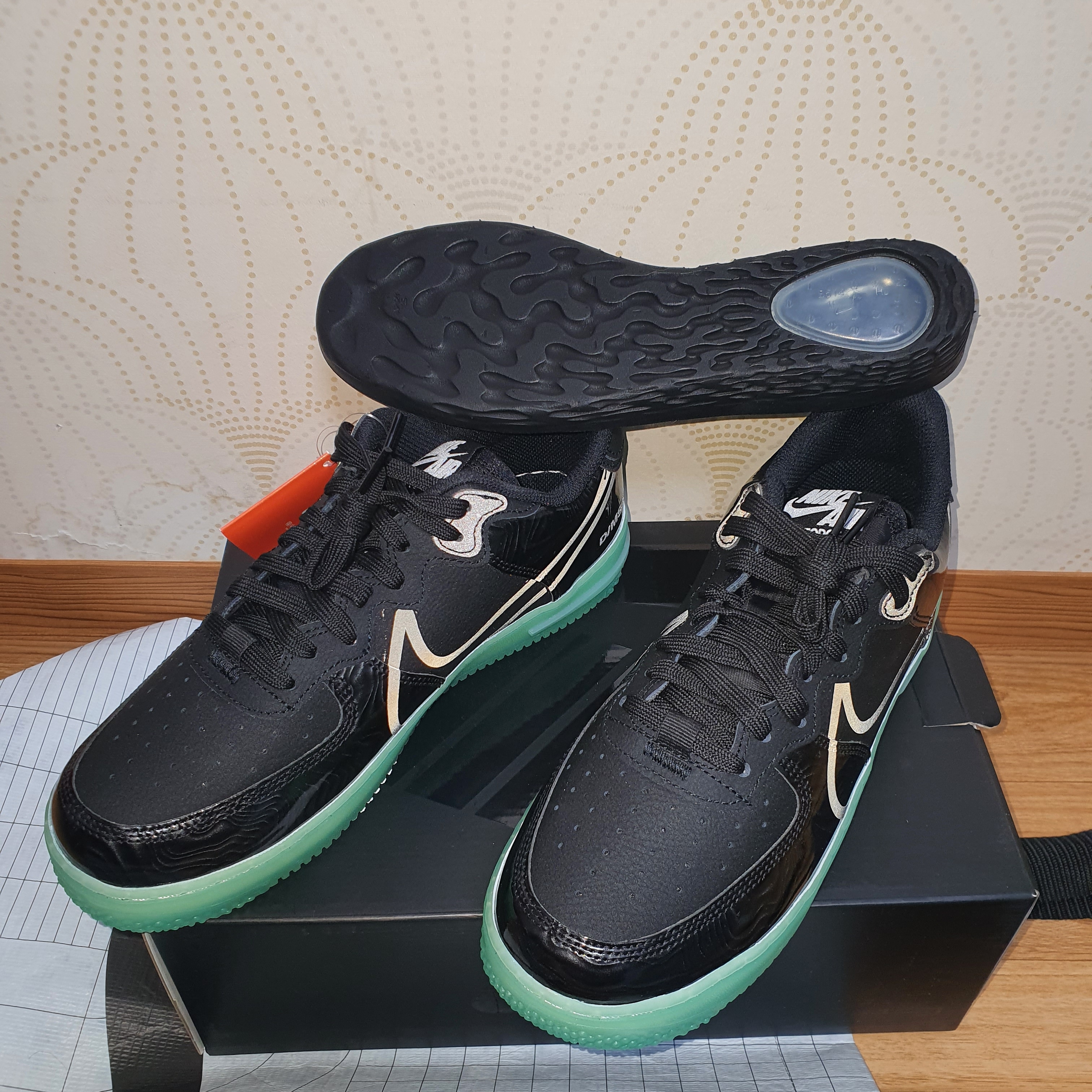 Nike Air Force 1 React LV8 Barely Green 착용 스타일 - 5