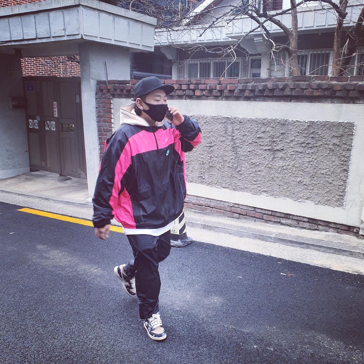 Nike x Atmos NRG Vintage PTHWK Track Pants Black, Nike x Atmos NRG Vintage PTHWK Track Jacket Black 착용 스타일