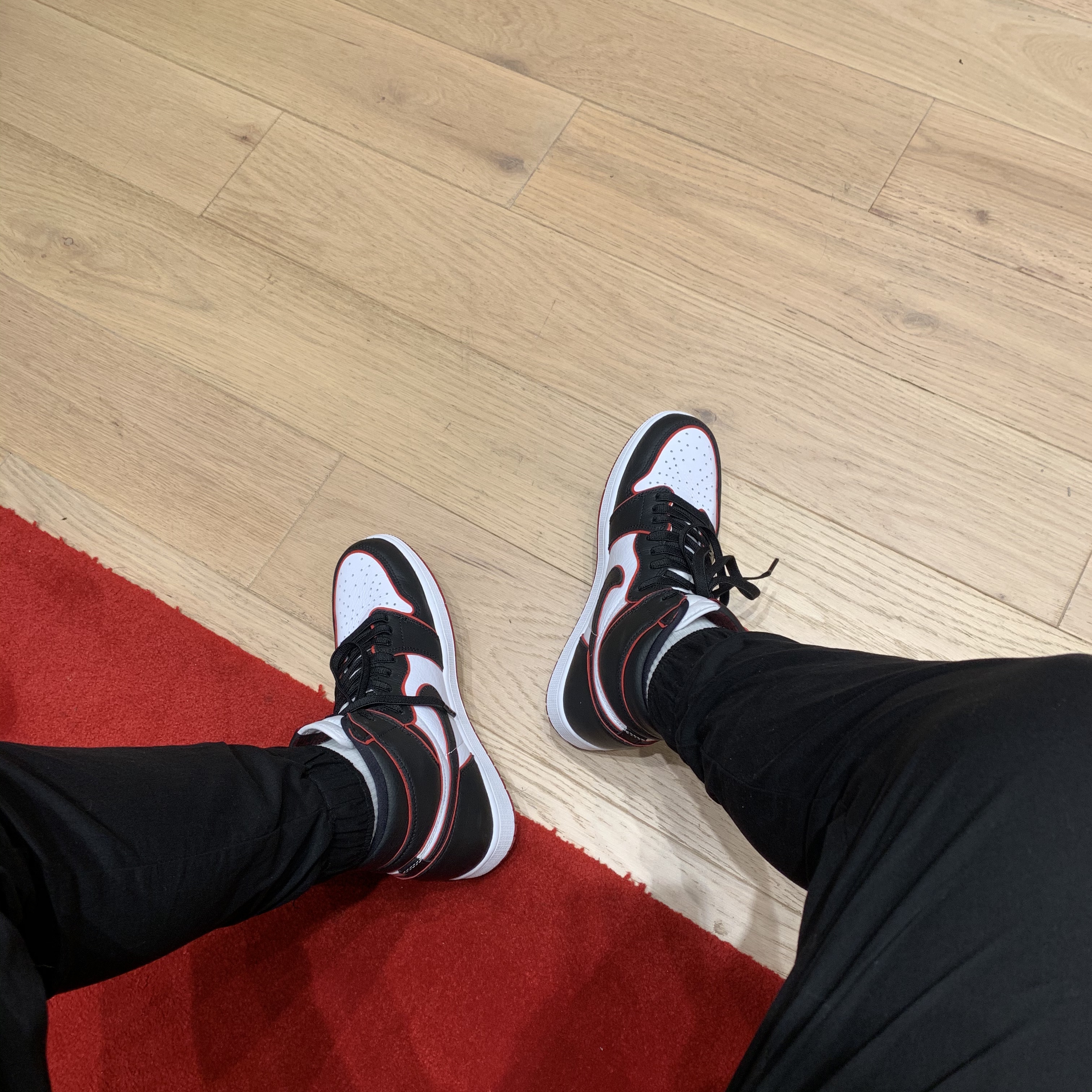 Jordan 1 Retro High OG Bloodline 착용 스타일