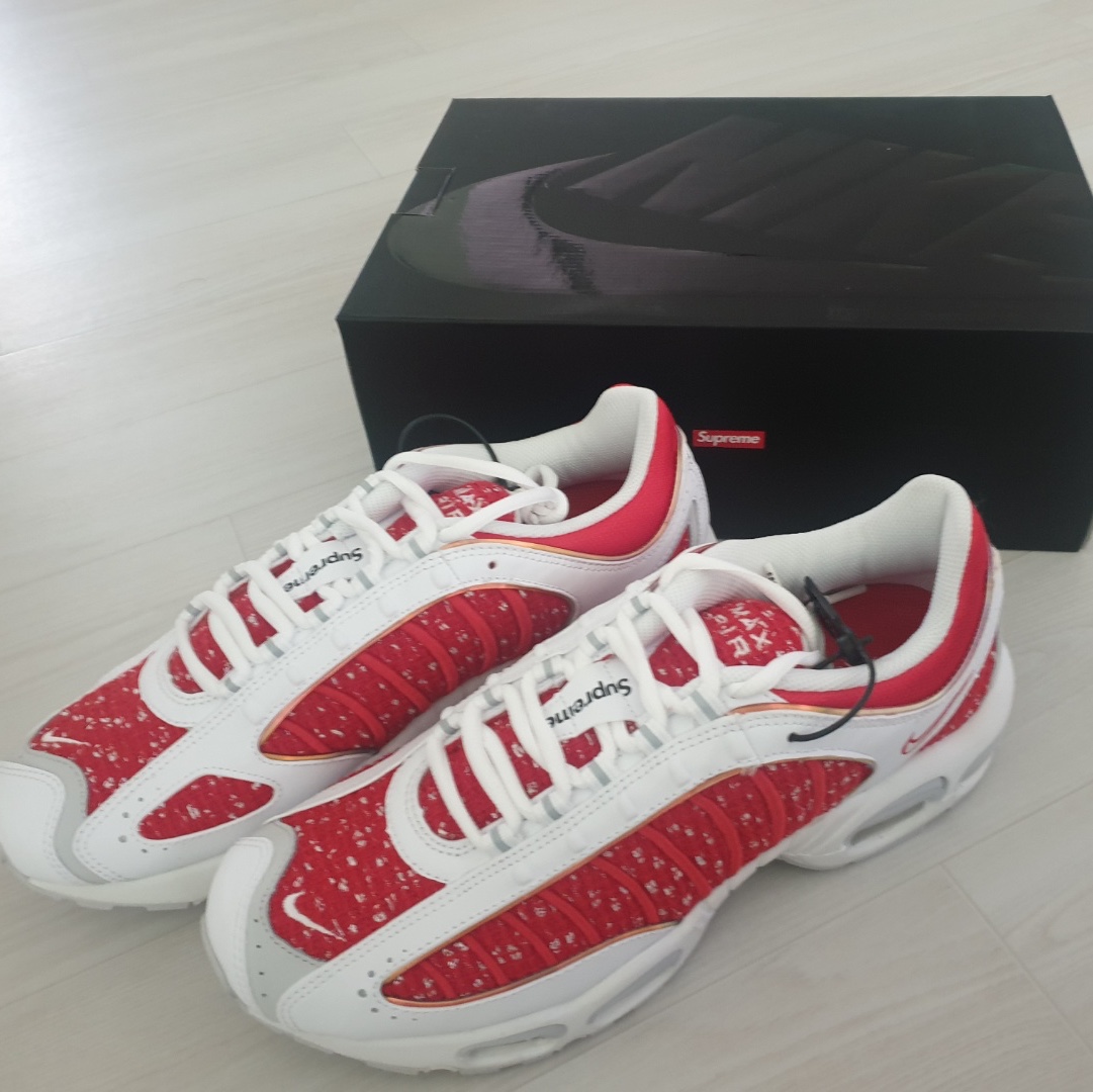 Nike x Supreme Air Max Tailwind 4 White 착용 스타일