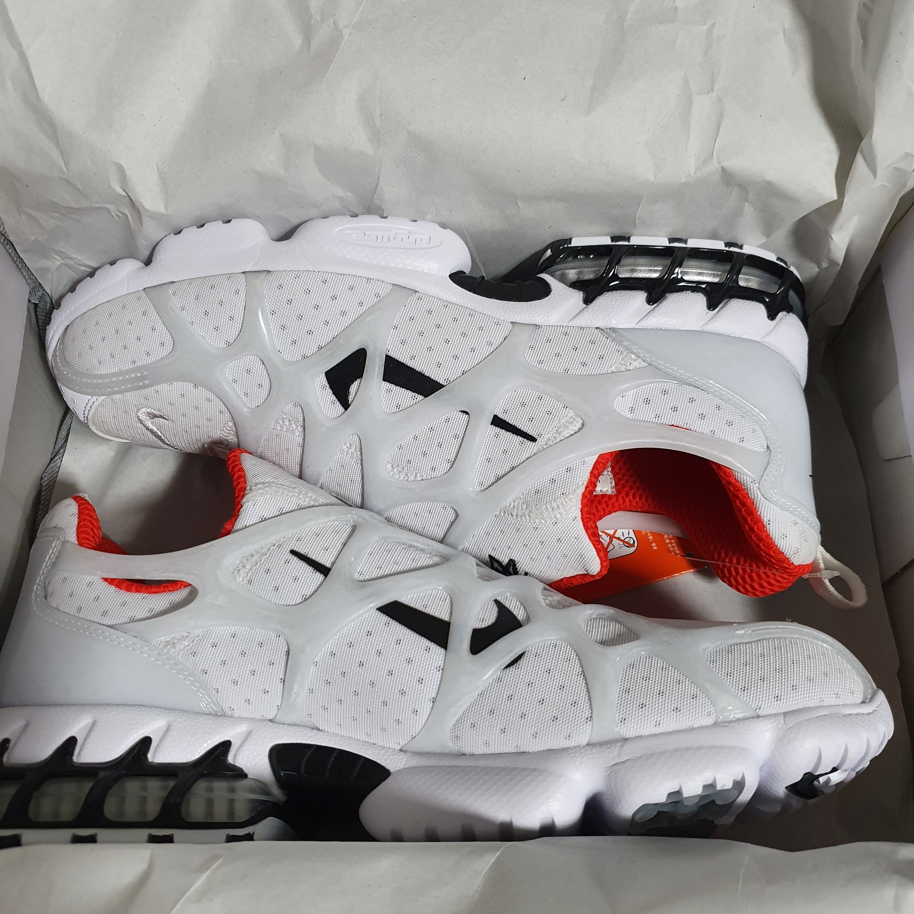 Nike x Stussy Air Zoom Spiridon Kukini White 착용 스타일 - 3